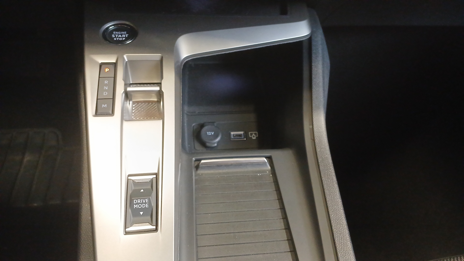 PEUGEOT 408 Allure Hybrid 145 ch e-DCS6