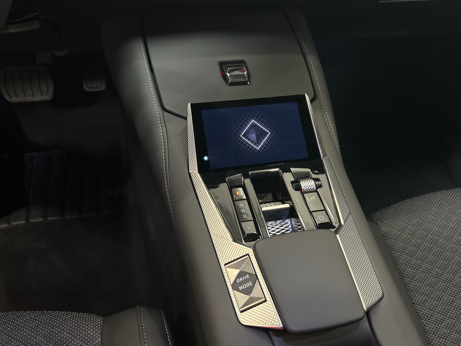 DS DS 4 4 E-TENSE 225 CROSS TROCADERO