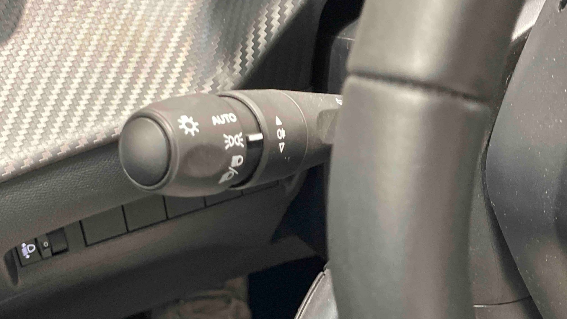 PEUGEOT 208 100 S&S BVM6 Style