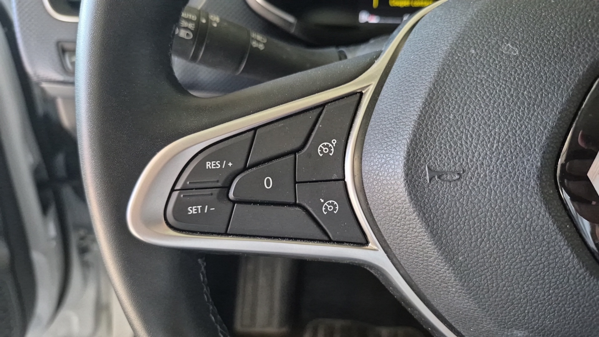 RENAULT ARKANA E-Tech 145 - 23 Evolution