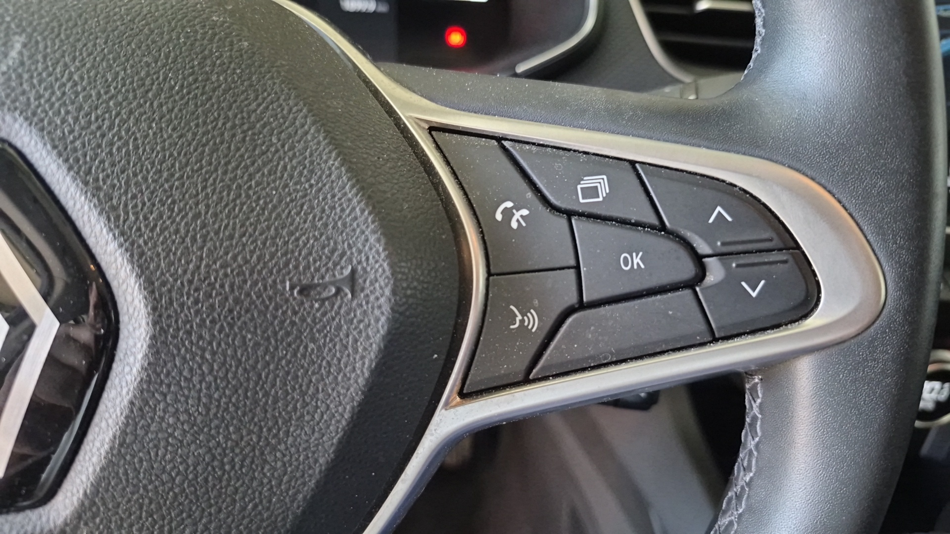 RENAULT ARKANA E-Tech 145 - 23 Evolution