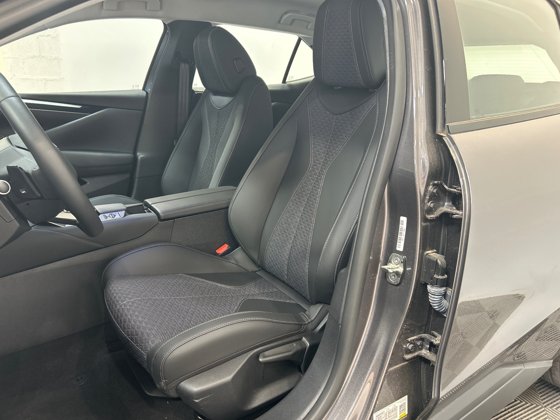 DS DS 4 4 E-TENSE 225 CROSS TROCADERO