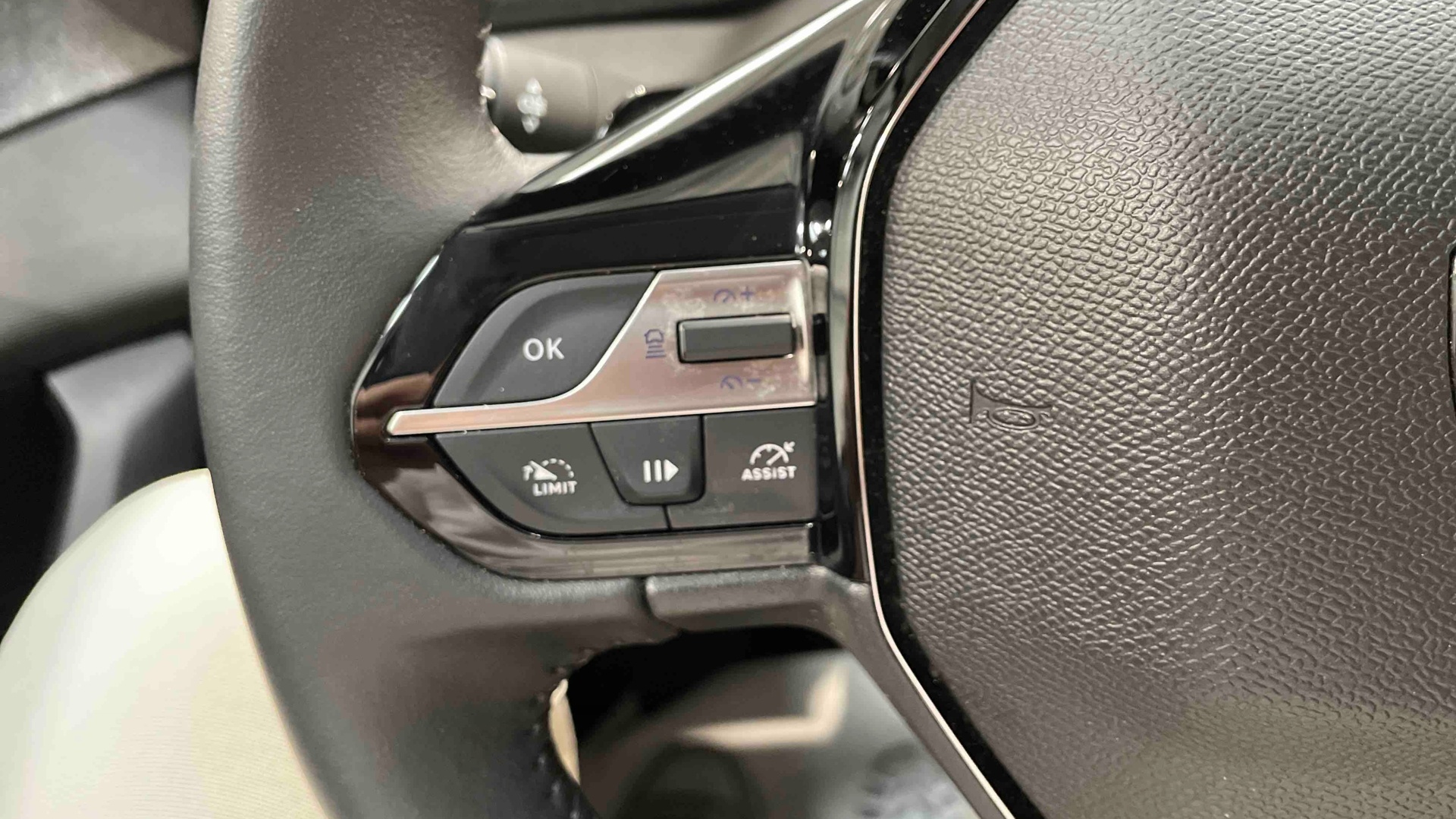PEUGEOT 308 BlueHDi 130ch S&S EAT8 Allure - 5P