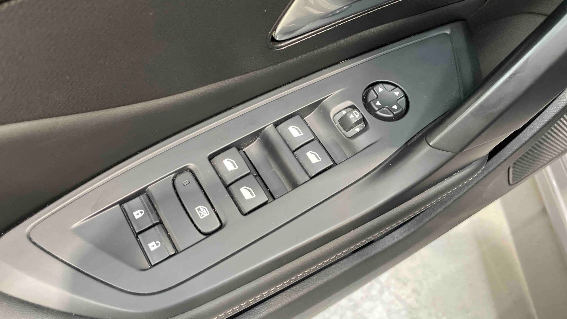 PEUGEOT 308 Hybrid 145 e-DCS6 Allure