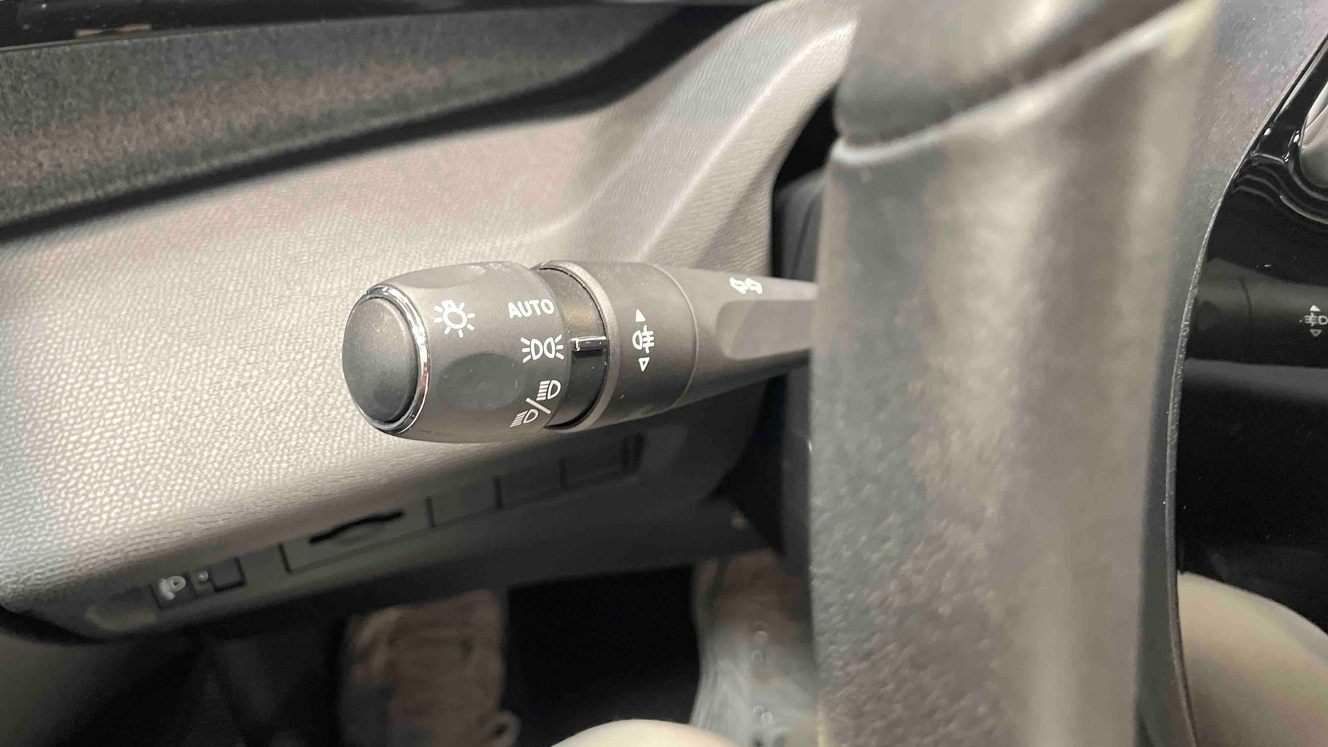 PEUGEOT 308 Hybrid 136 e-DCS6 Allure