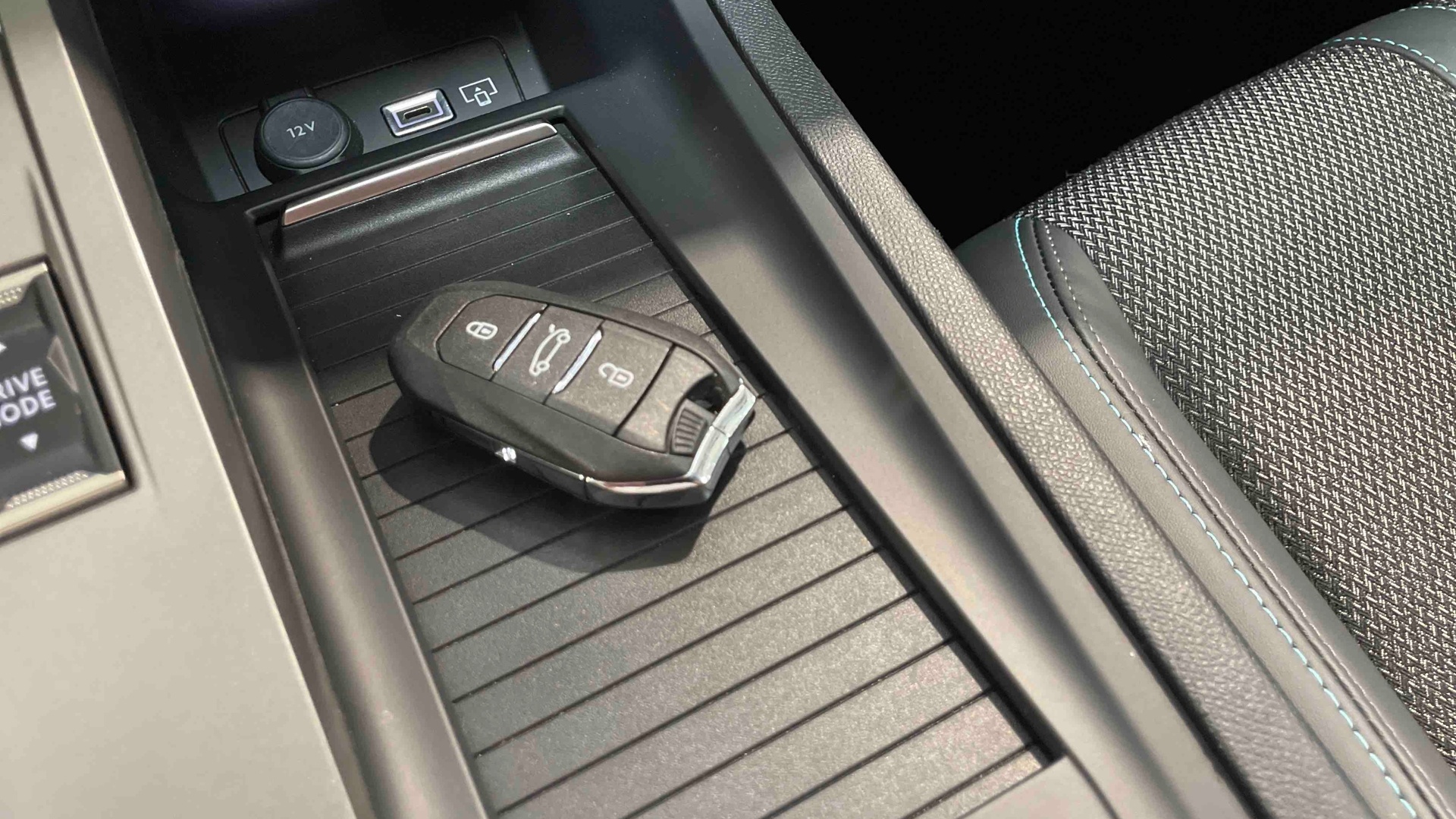 PEUGEOT 308 Hybrid 145 e-DCS6 Allure