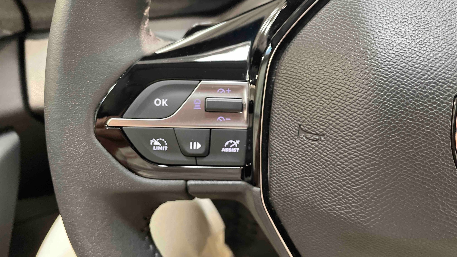 PEUGEOT 308 Hybrid 145 e-DCS6 Allure