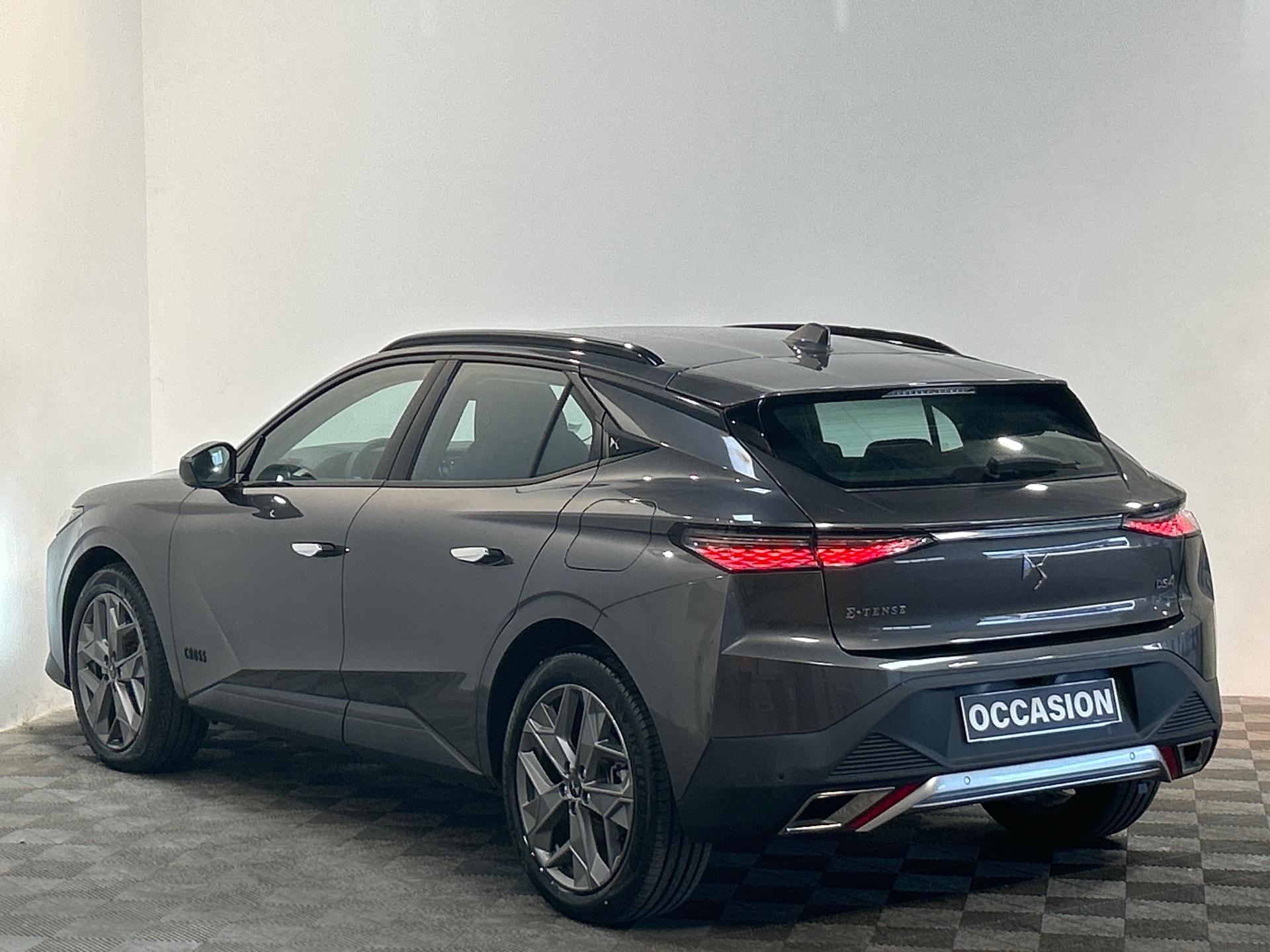 DS DS 4 4 E-TENSE 225 CROSS TROCADERO