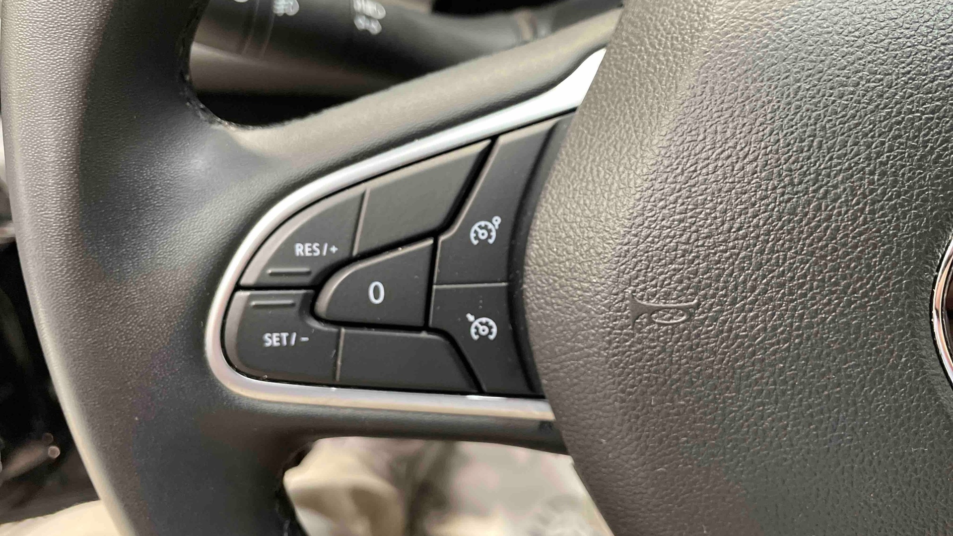 RENAULT MEGANE IV ESTATE TCe 140 EDC Techno