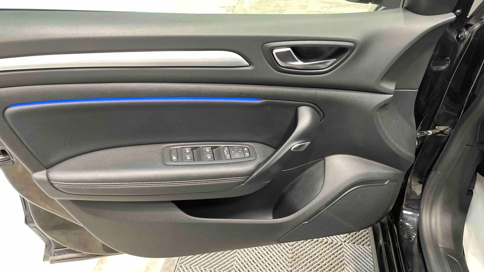 RENAULT MEGANE IV ESTATE TCe 140 EDC Techno