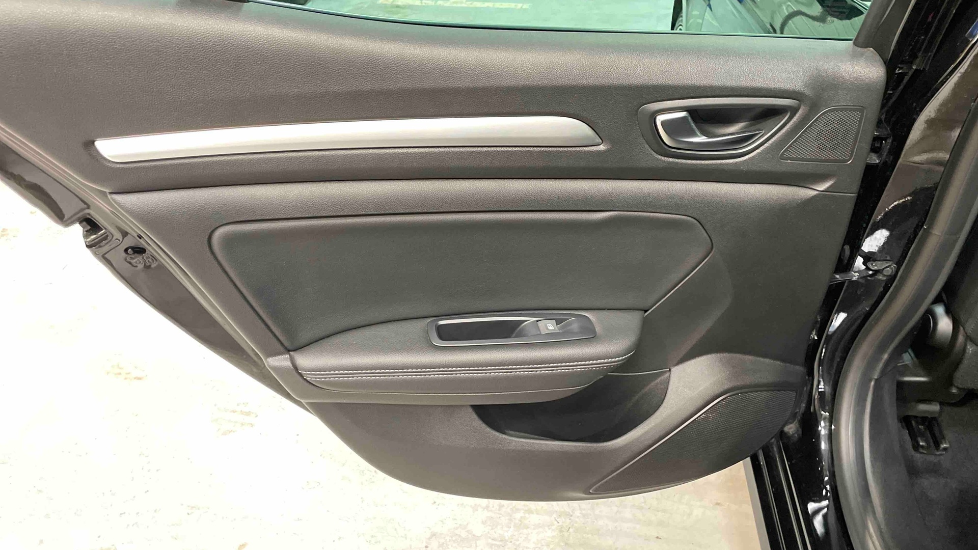 RENAULT MEGANE IV BERLINE TCe 140 EDC Techno