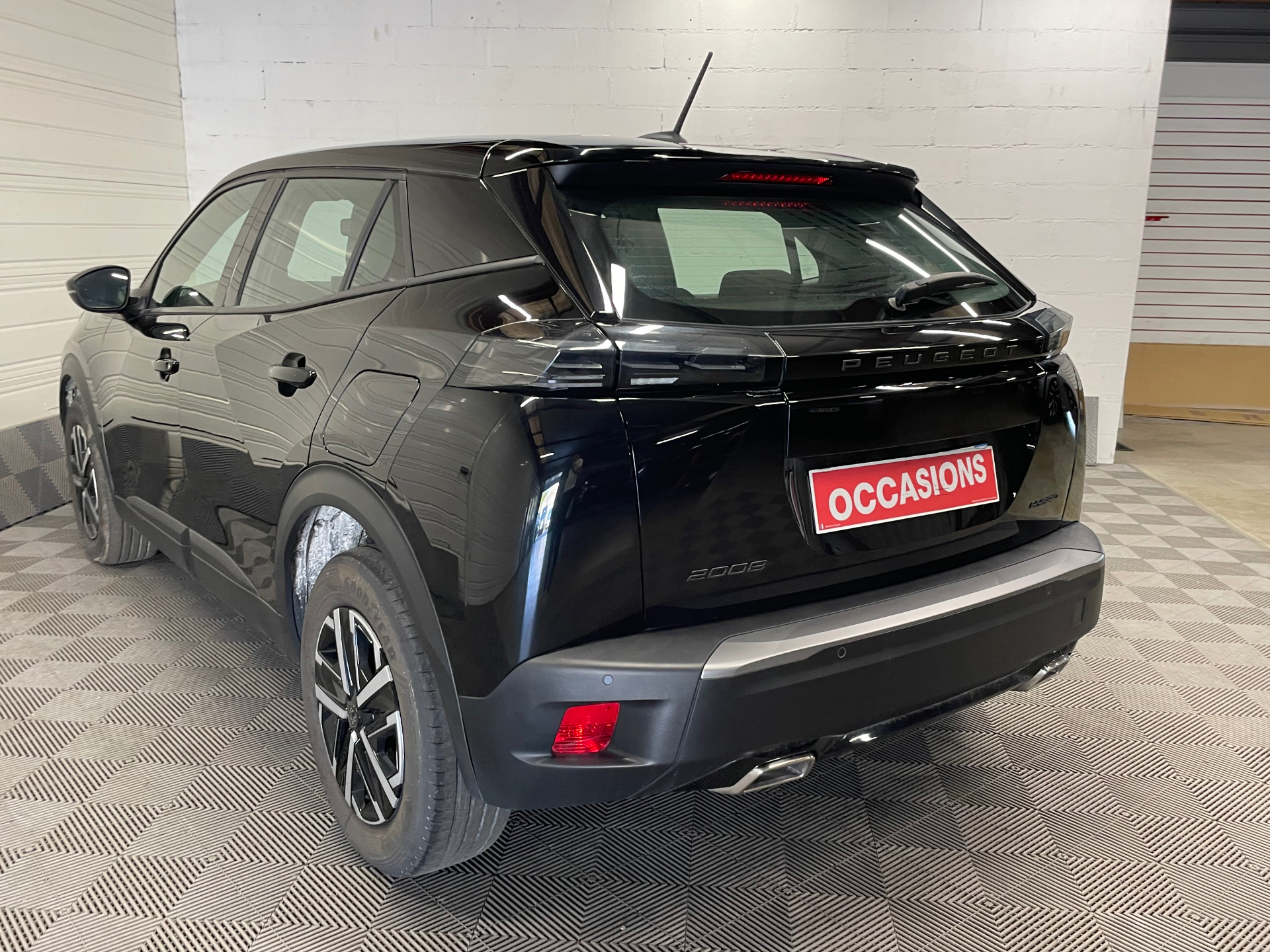 PEUGEOT 2008 Hybrid 145 e-DCS6 Style
