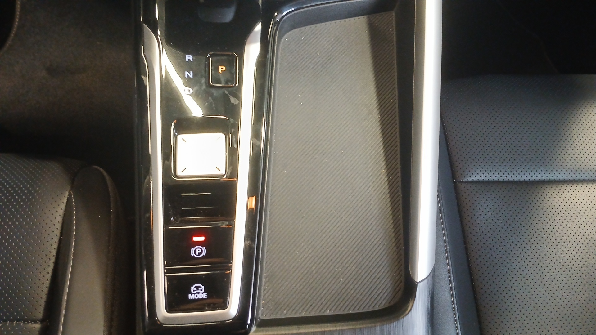 MG ZS 1.5 L Hybrid+ 197 ch Luxury