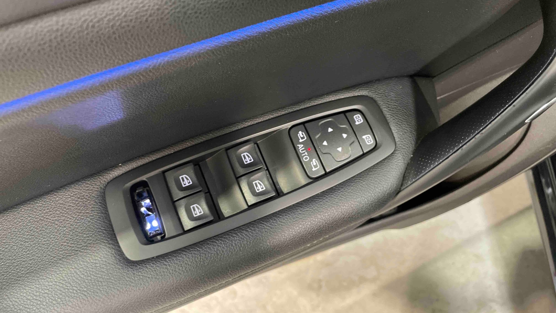 RENAULT MEGANE IV BERLINE TCe 140 EDC Techno