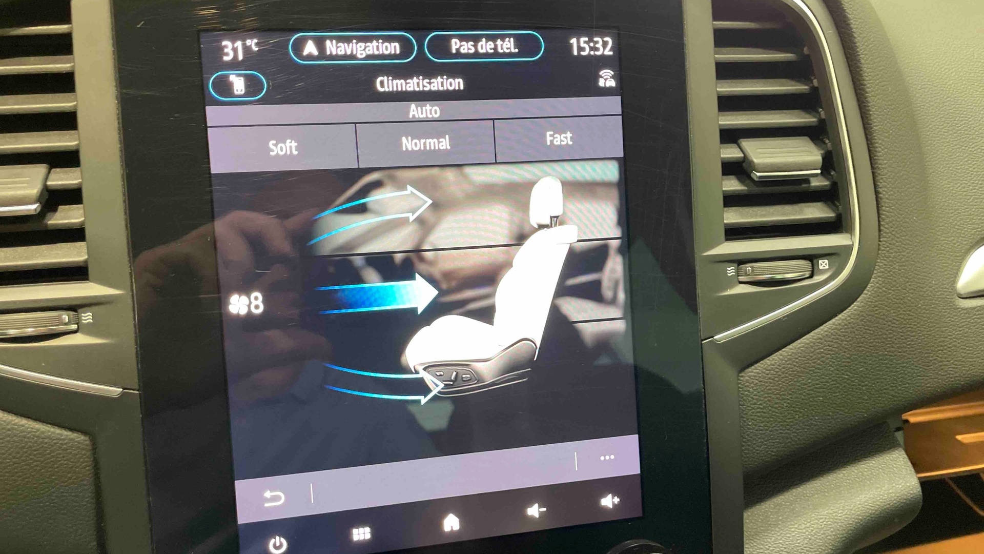 RENAULT MEGANE IV ESTATE TCe 140 EDC Techno