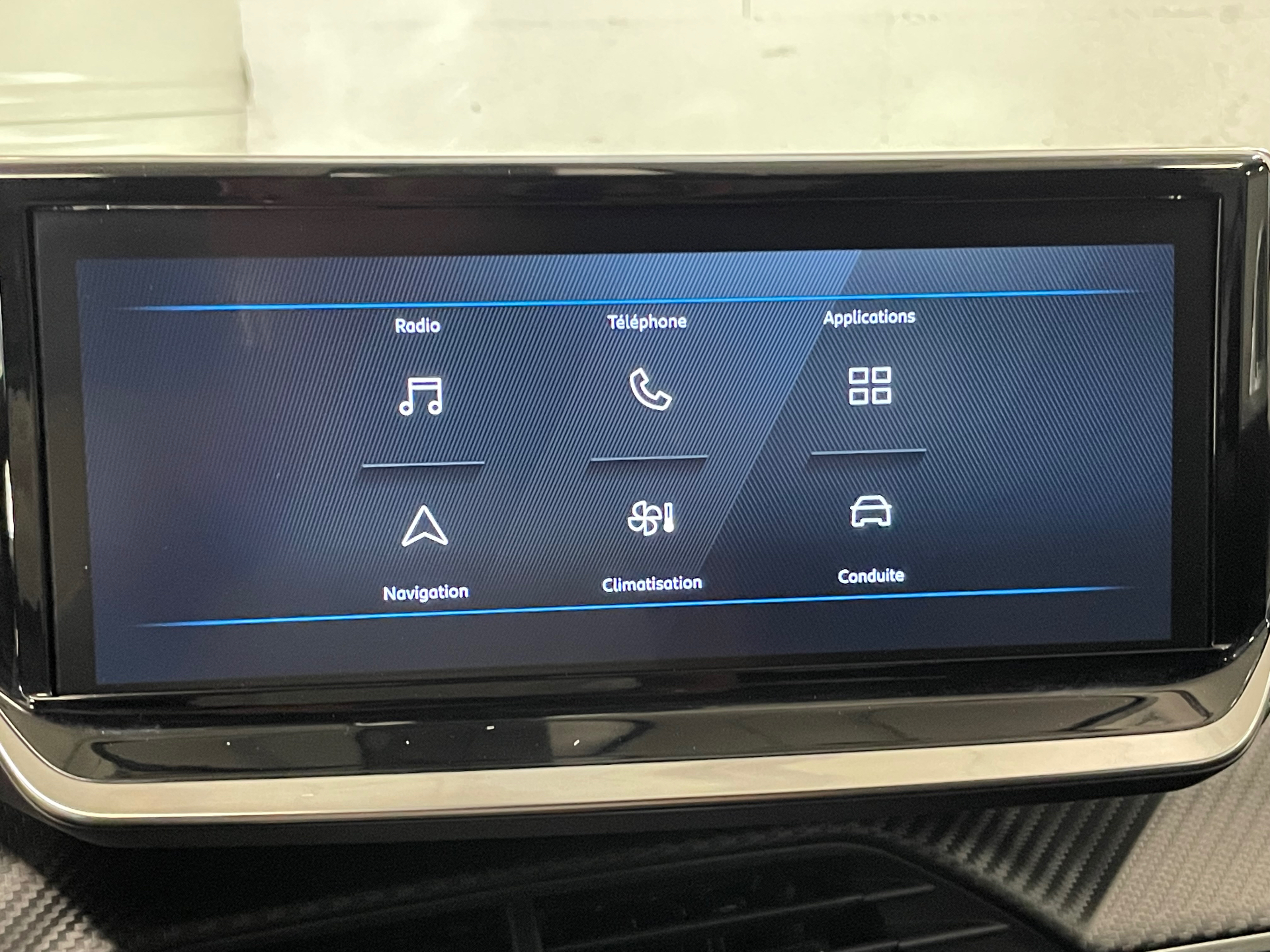PEUGEOT 2008 Hybrid 145 e-DCS6 Style