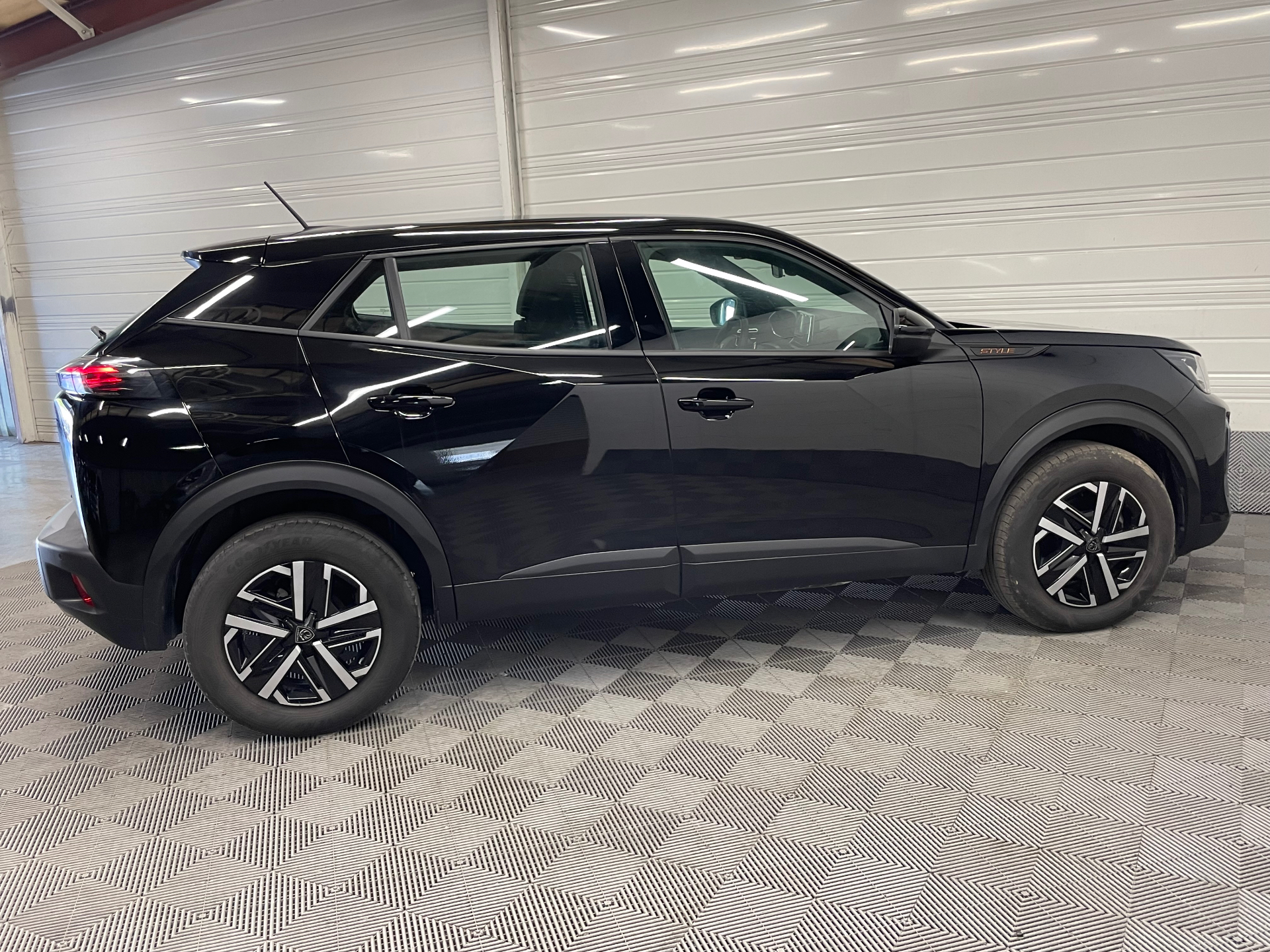 PEUGEOT 2008 Hybrid 145 e-DCS6 Style