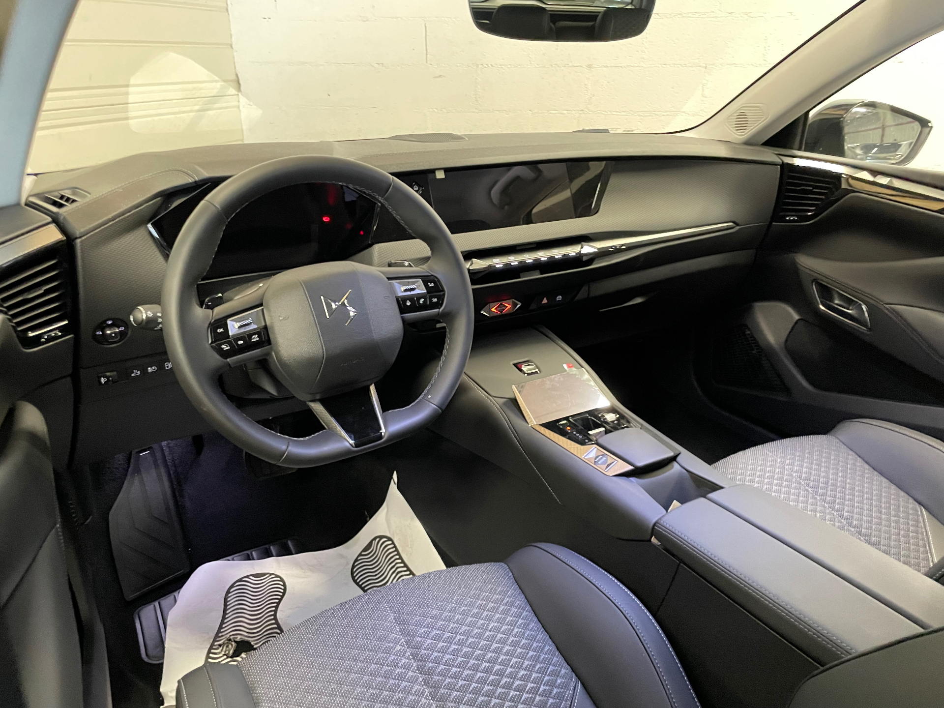 DS DS 4 Hybride E-Tense 225 EAT8 Cross Trocadero