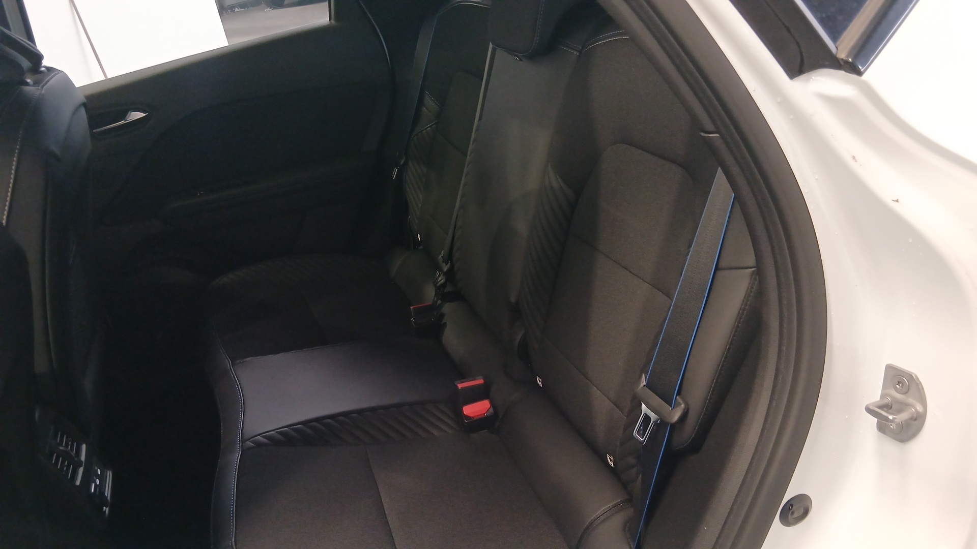 RENAULT CAPTUR E-Tech full hybrid 160 ch esprit Alpine