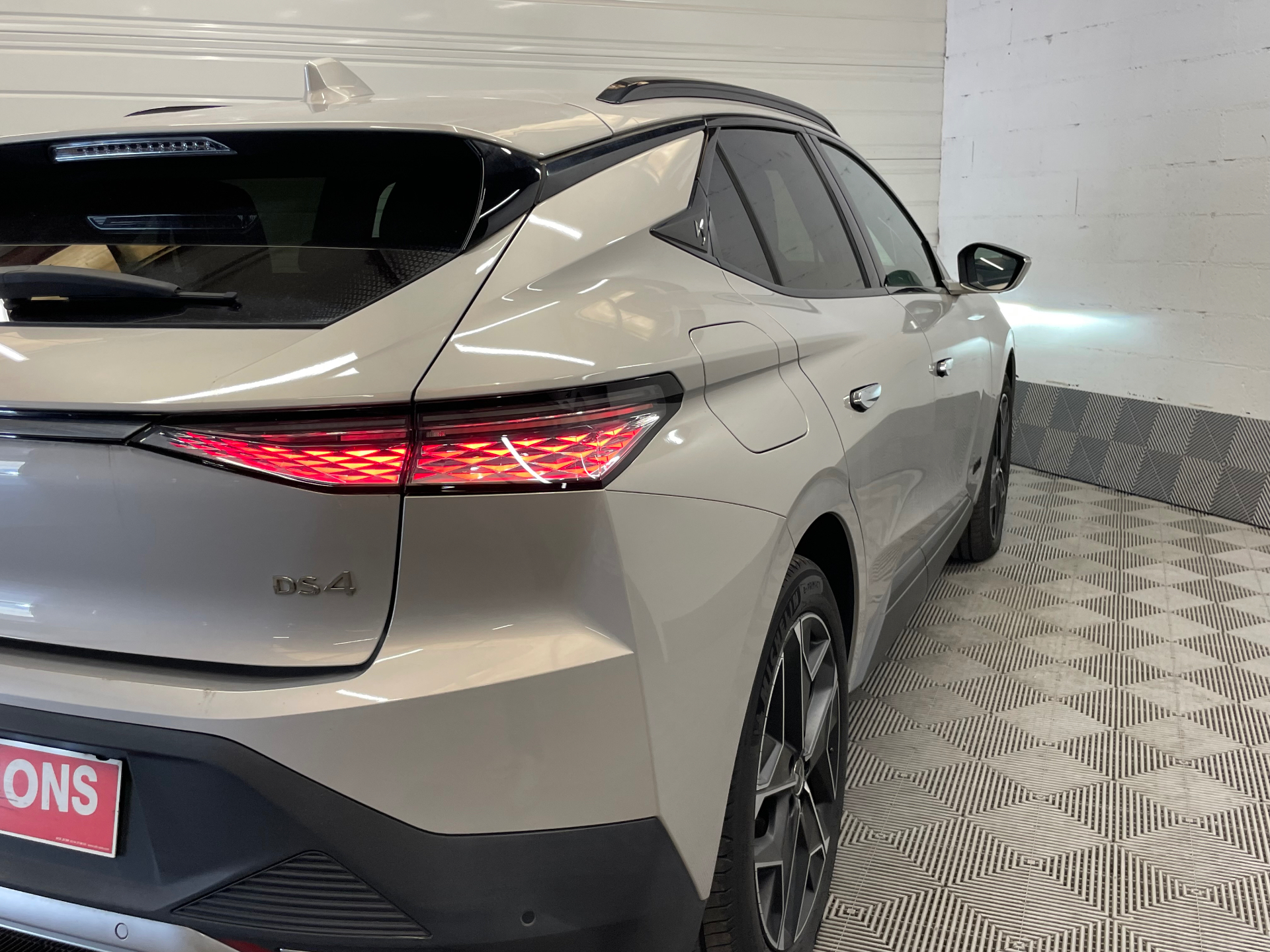 DS DS 4 Hybride E-Tense 225 EAT8 Cross Rivoli