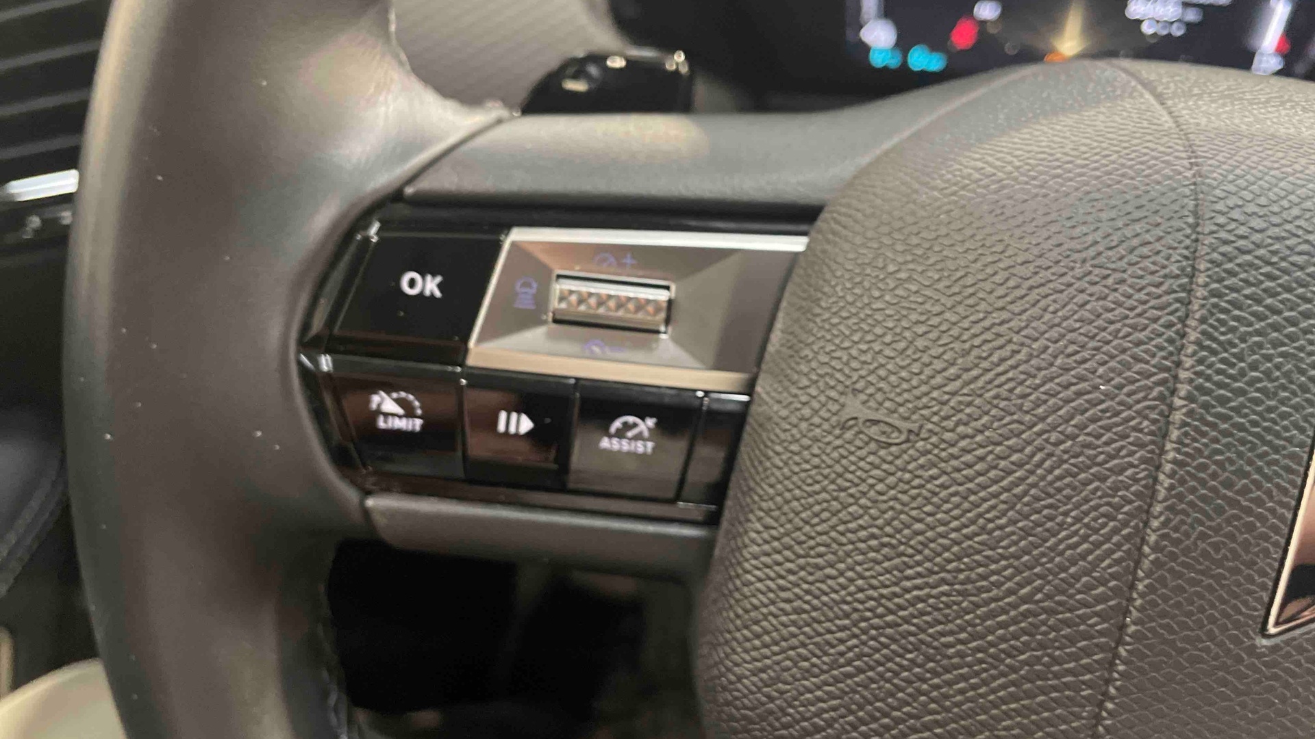 DS DS 4 Hybride E-Tense 225 EAT8 Cross Trocadero - 5P