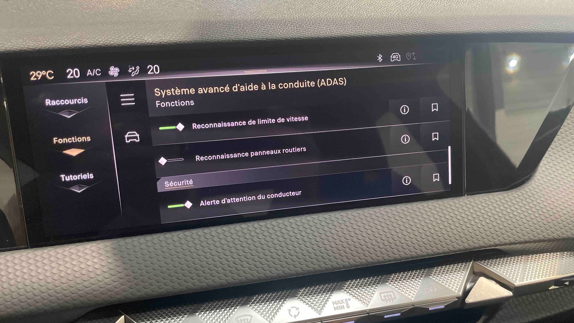 DS DS 4 Hybride E-Tense 225 EAT8 Cross Trocadero - 5P