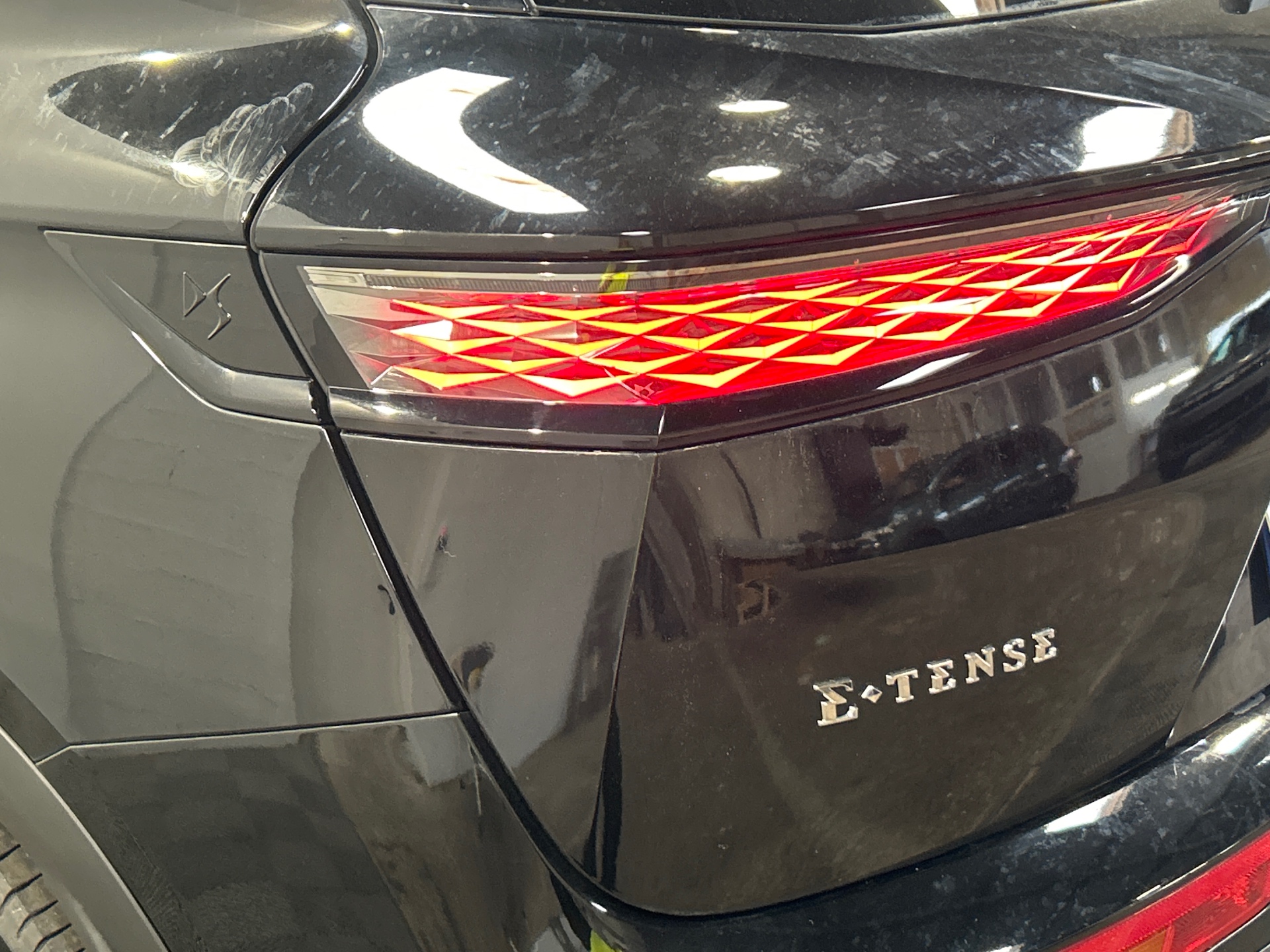 DS DS 7 E-TENSE 225 RIVOLI