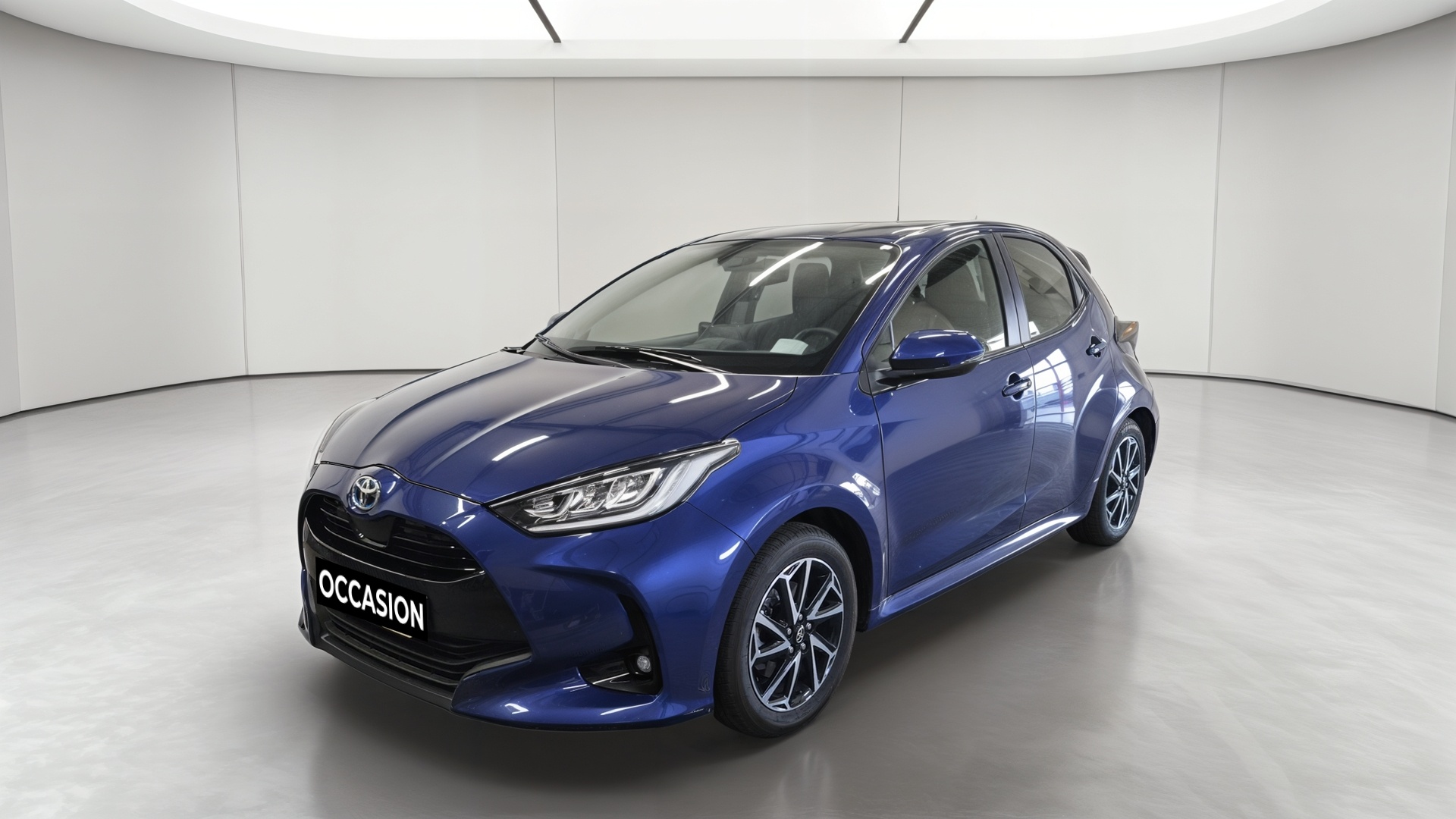 TOYOTA YARIS HYBRIDE AFFAIRES MY21 116H DESIGN