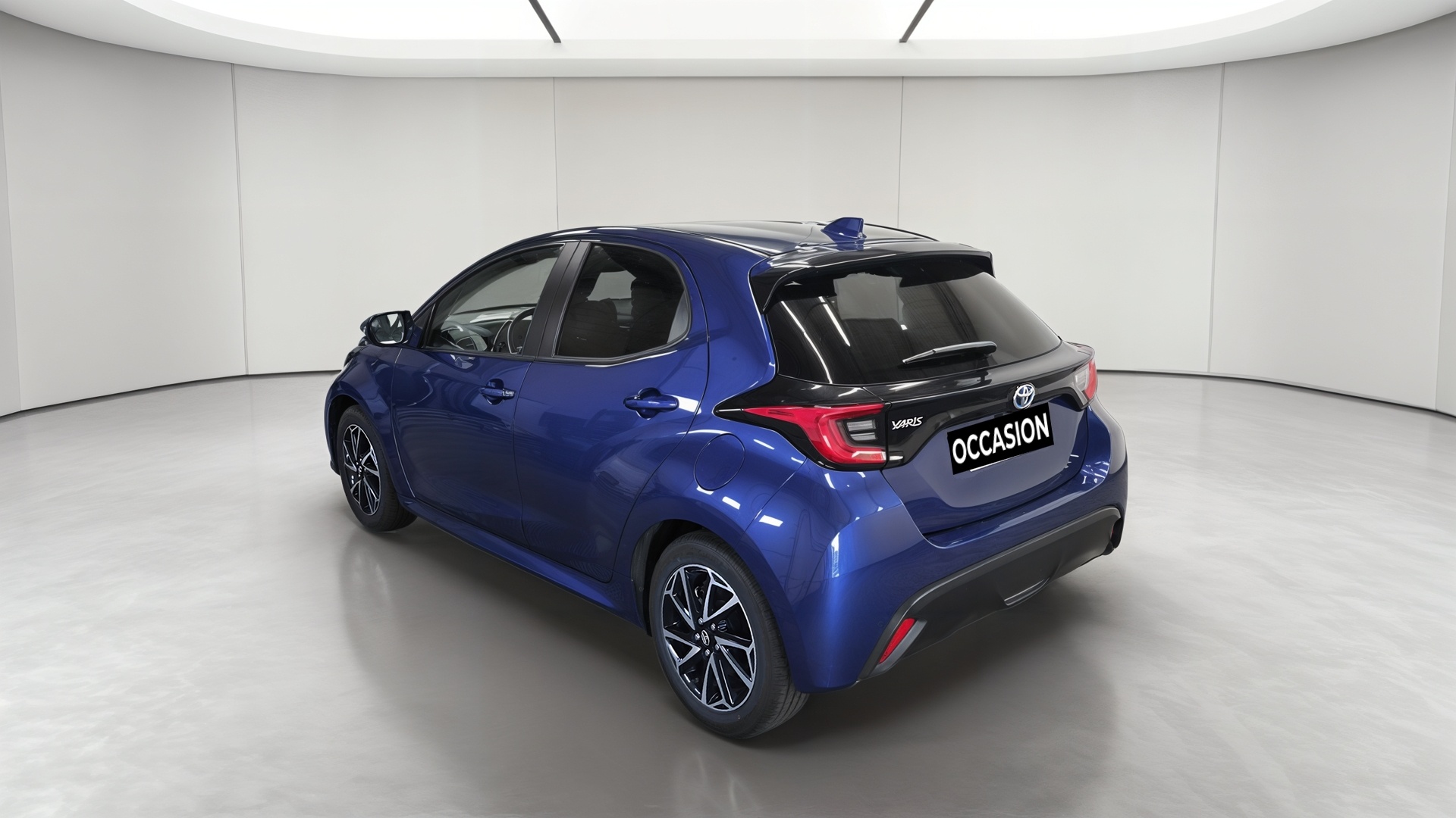 TOYOTA YARIS HYBRIDE AFFAIRES MY21 116H DESIGN