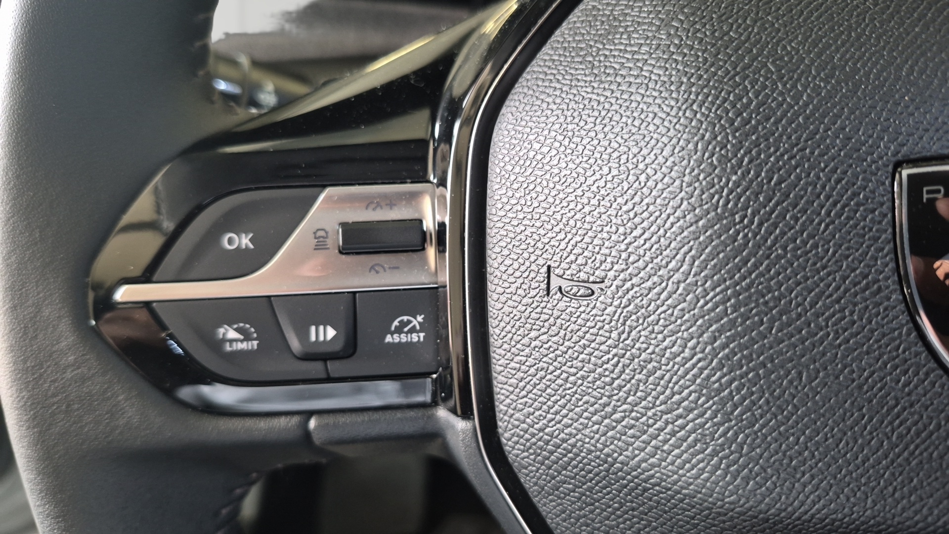PEUGEOT 308 Allure BlueHDI 130 ch S&S EAT8