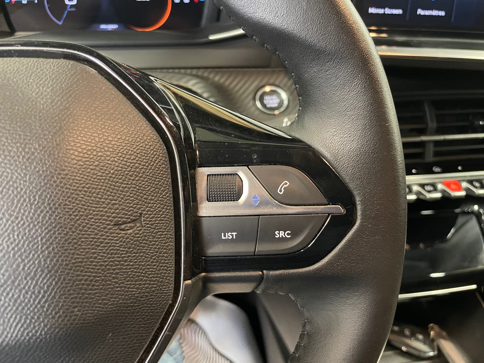 PEUGEOT 208 PureTech 100 S&S BVM6 Allure