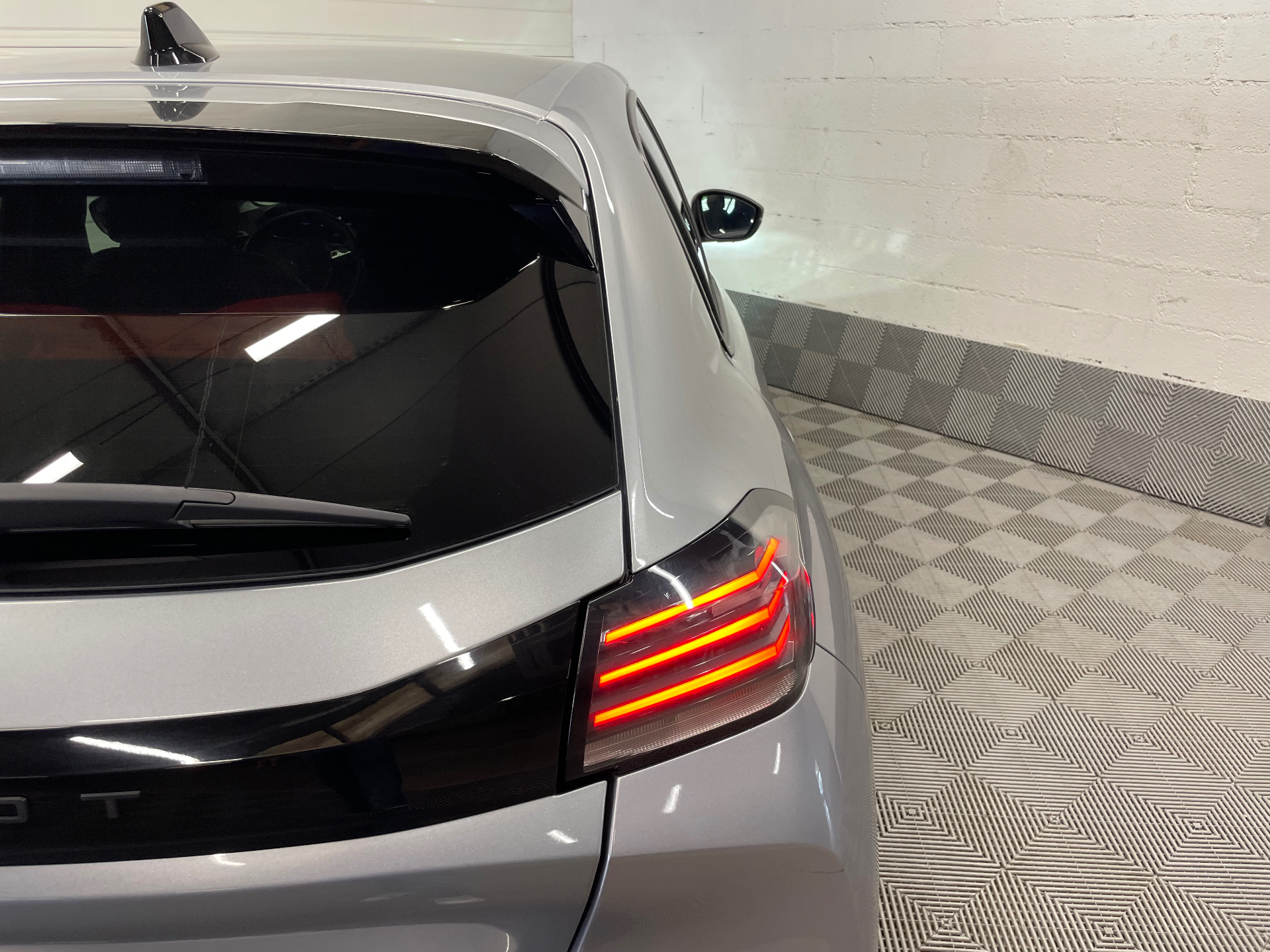 PEUGEOT 208 PureTech 100 S&S BVM6 Allure