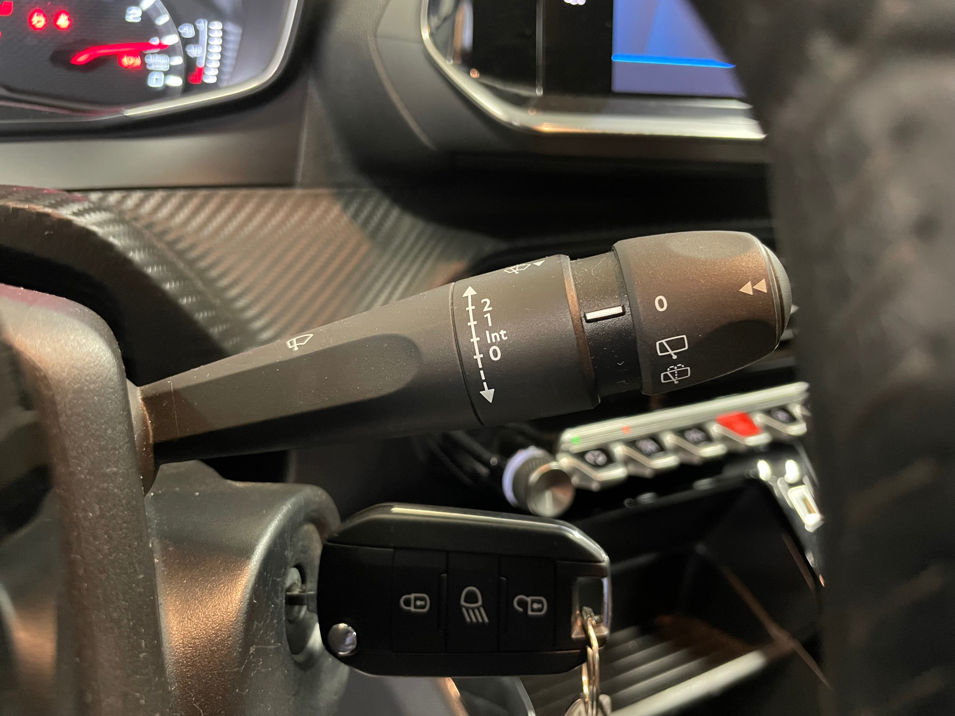 PEUGEOT 208 STYLE PURETECH 100 S&S BVM6