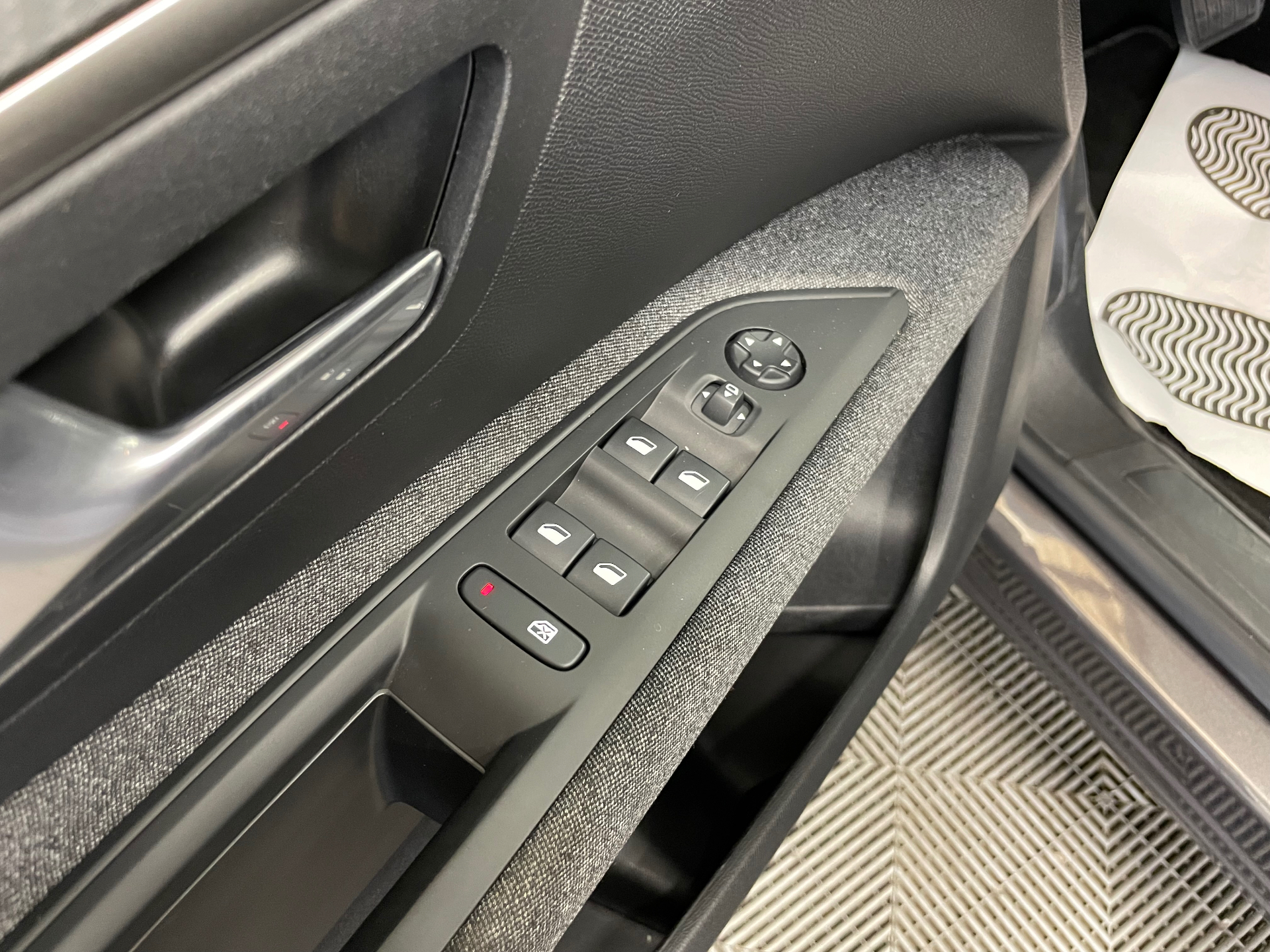 PEUGEOT 3008 BlueHDi 130ch S&S EAT8 Active Pack