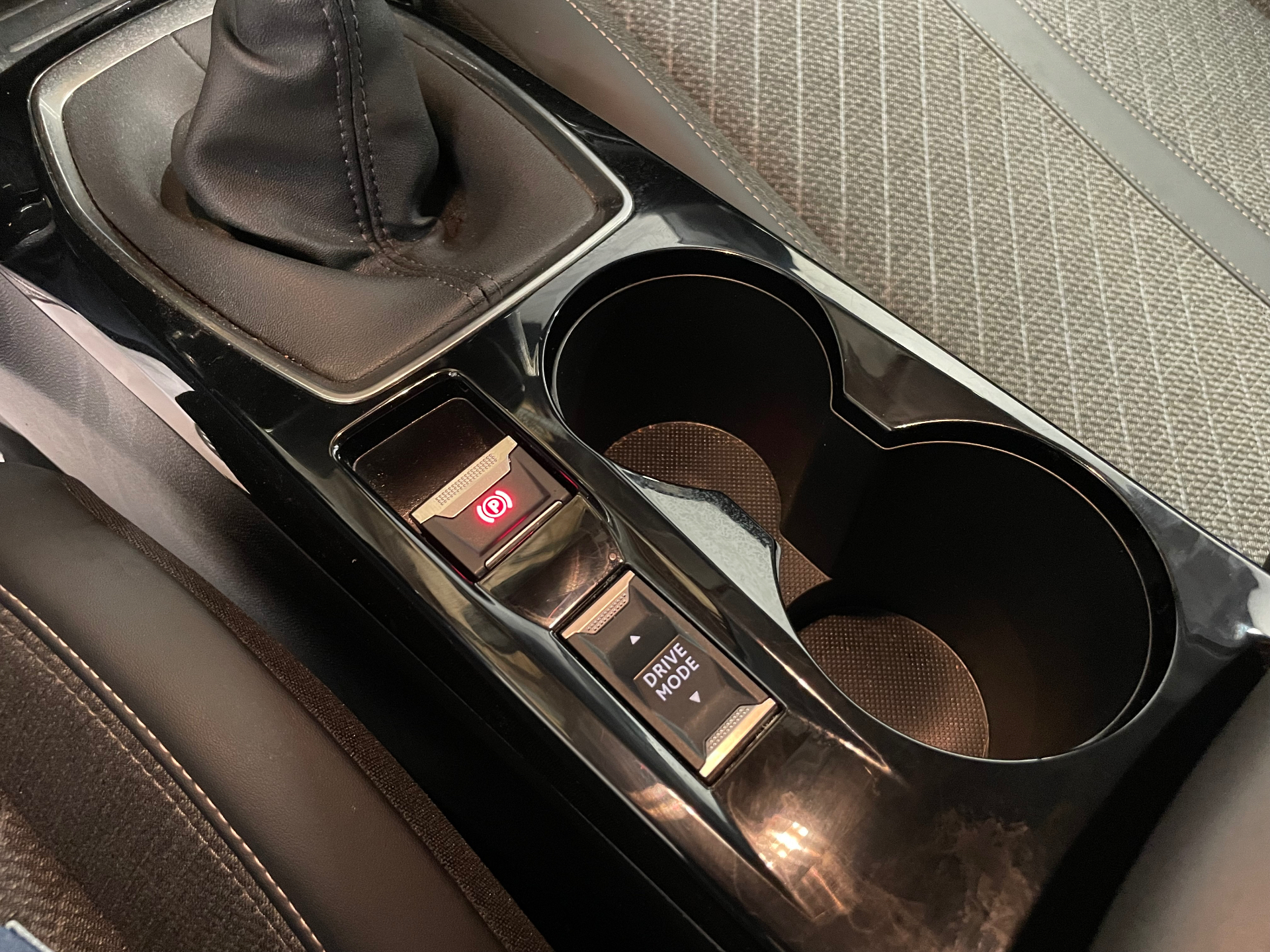 PEUGEOT 208 PureTech 100 S&S BVM6 Allure