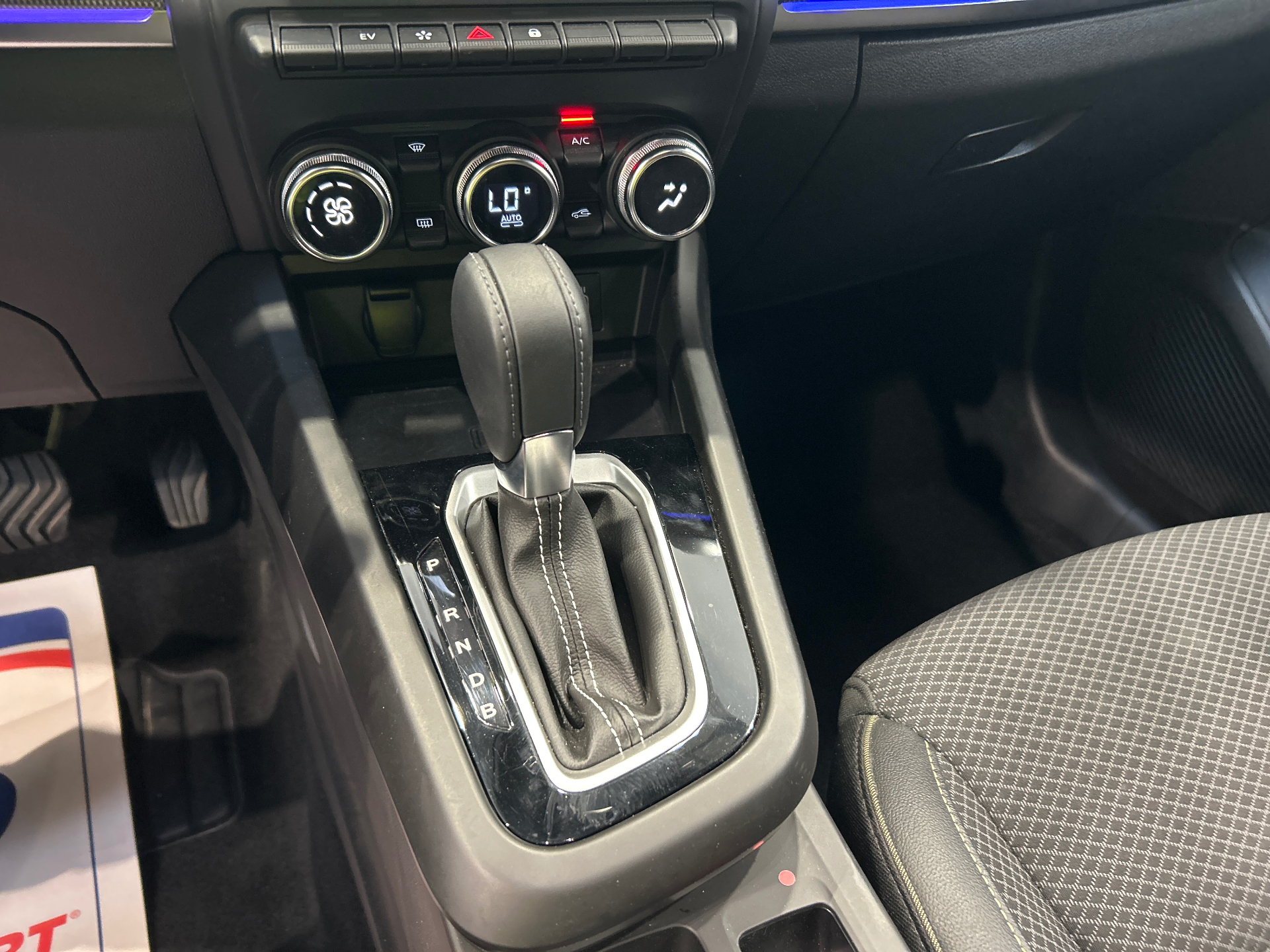 RENAULT ARKANA E-Tech 145 - 23 Techno