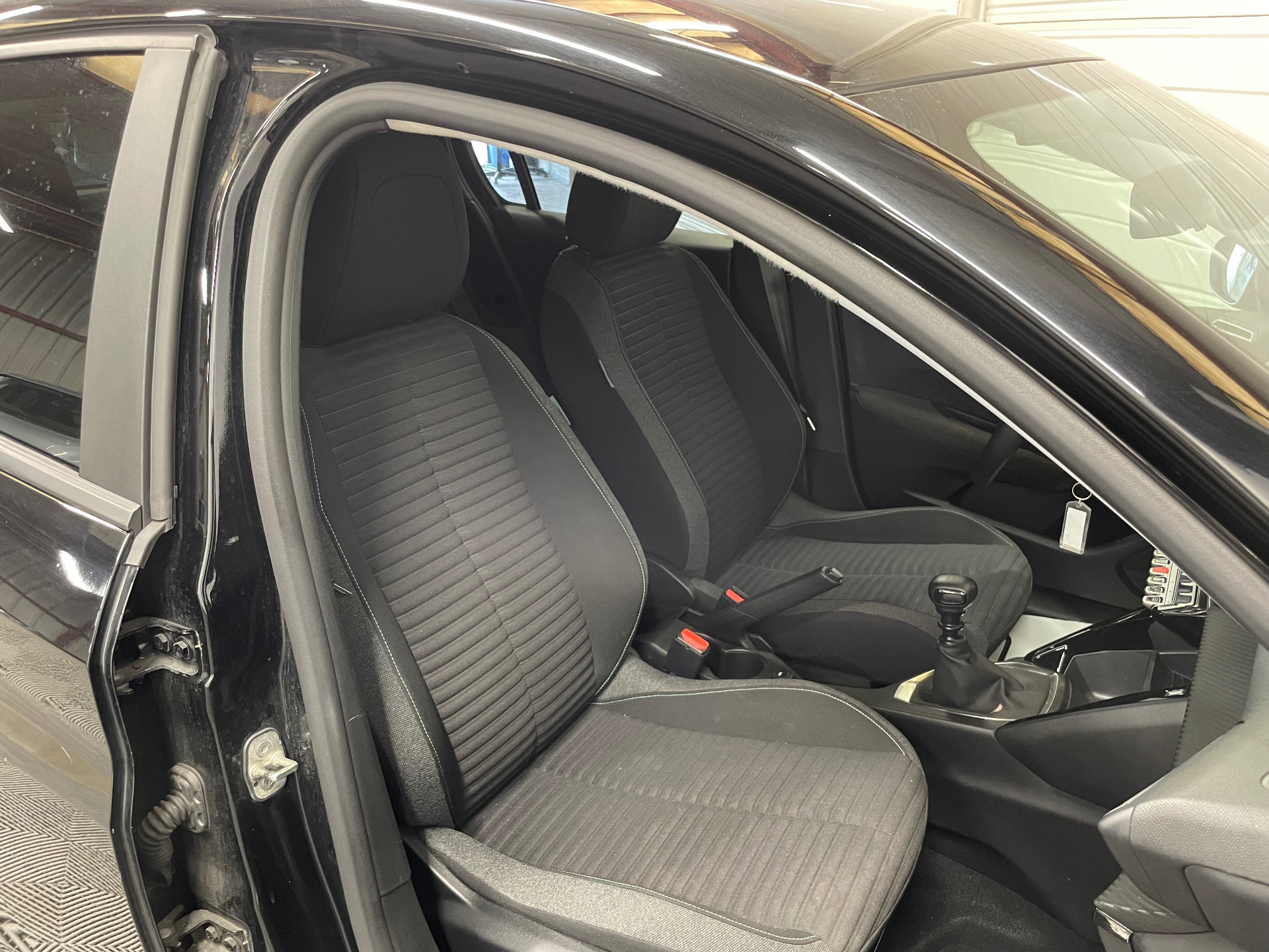 PEUGEOT 208 STYLE PURETECH 100 S&S BVM6