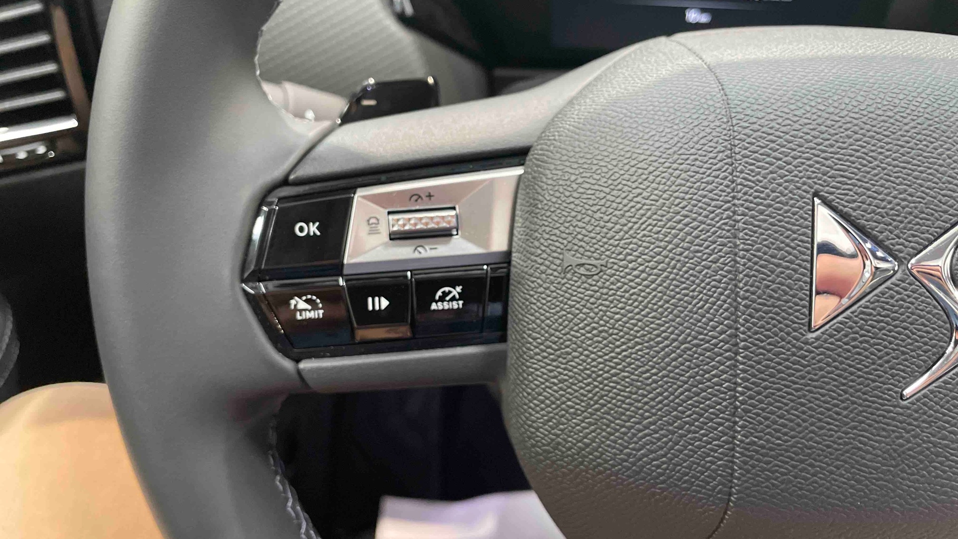 DS DS 4 Hybride E-Tense 225 EAT8 Rivoli - 5P