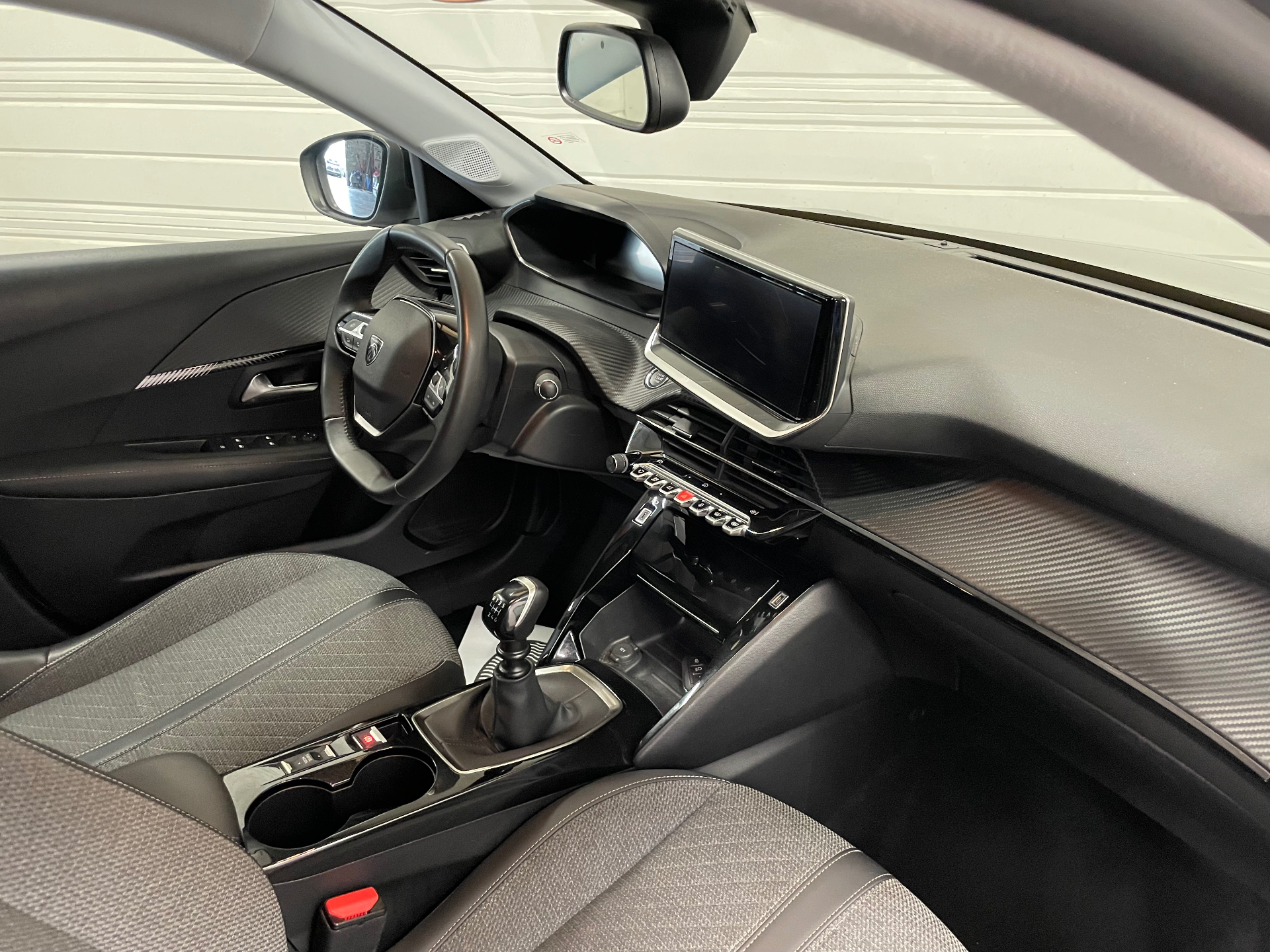 PEUGEOT 208 PureTech 100 S&S BVM6 Allure