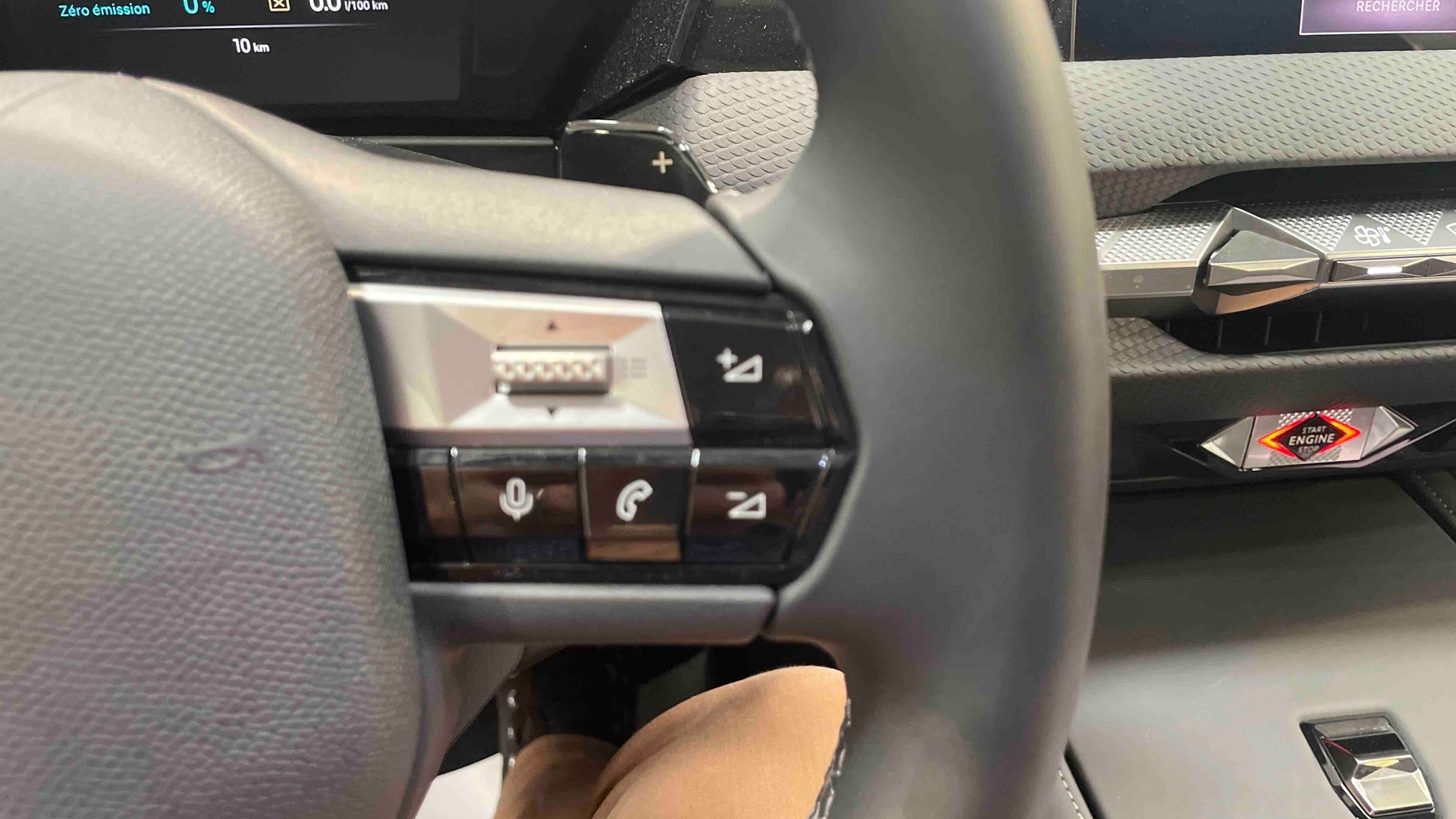 DS DS 4 Hybride E-Tense 225 EAT8 Rivoli - 5P