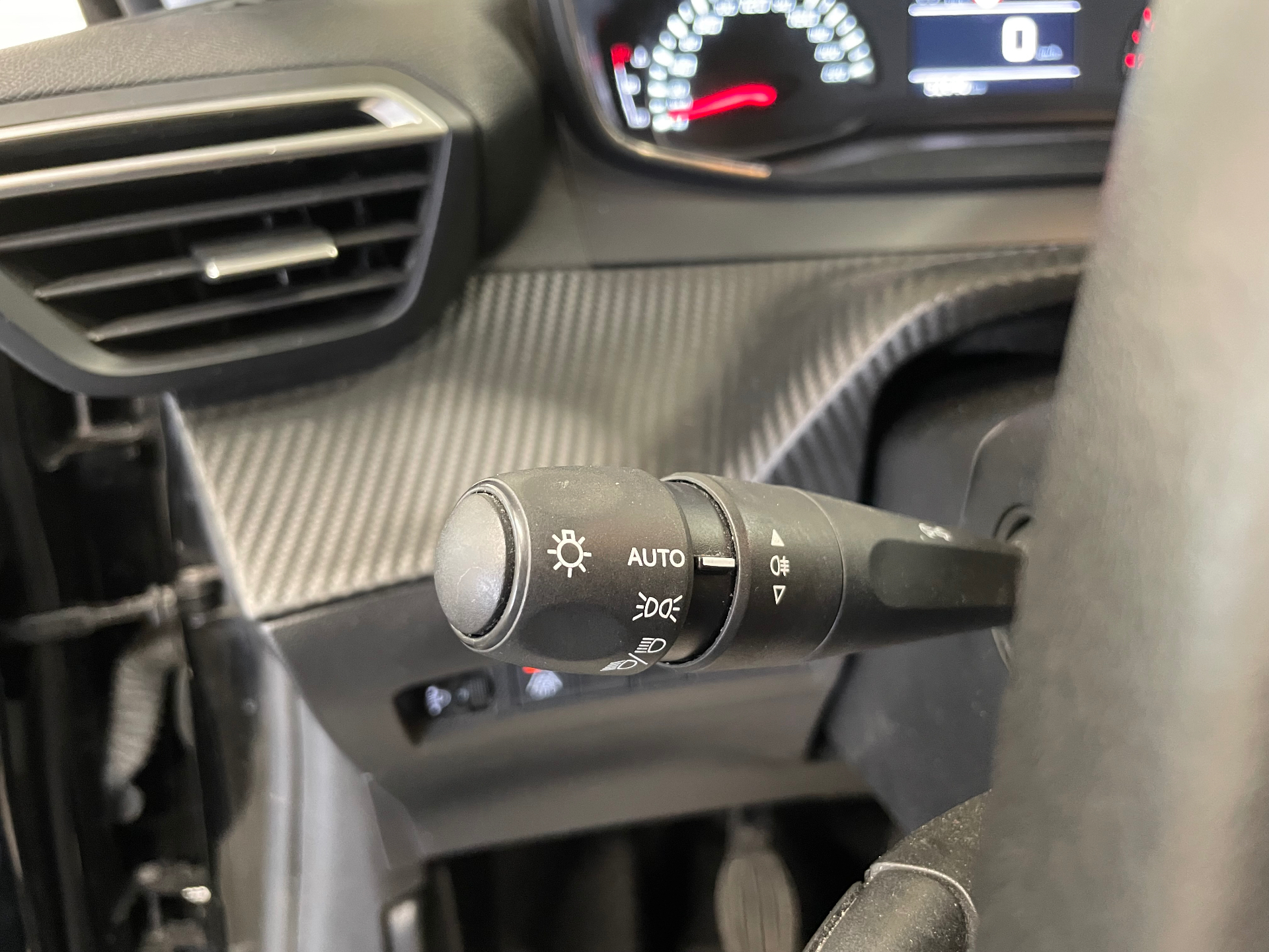 PEUGEOT 208 STYLE PURETECH 100 S&S BVM6
