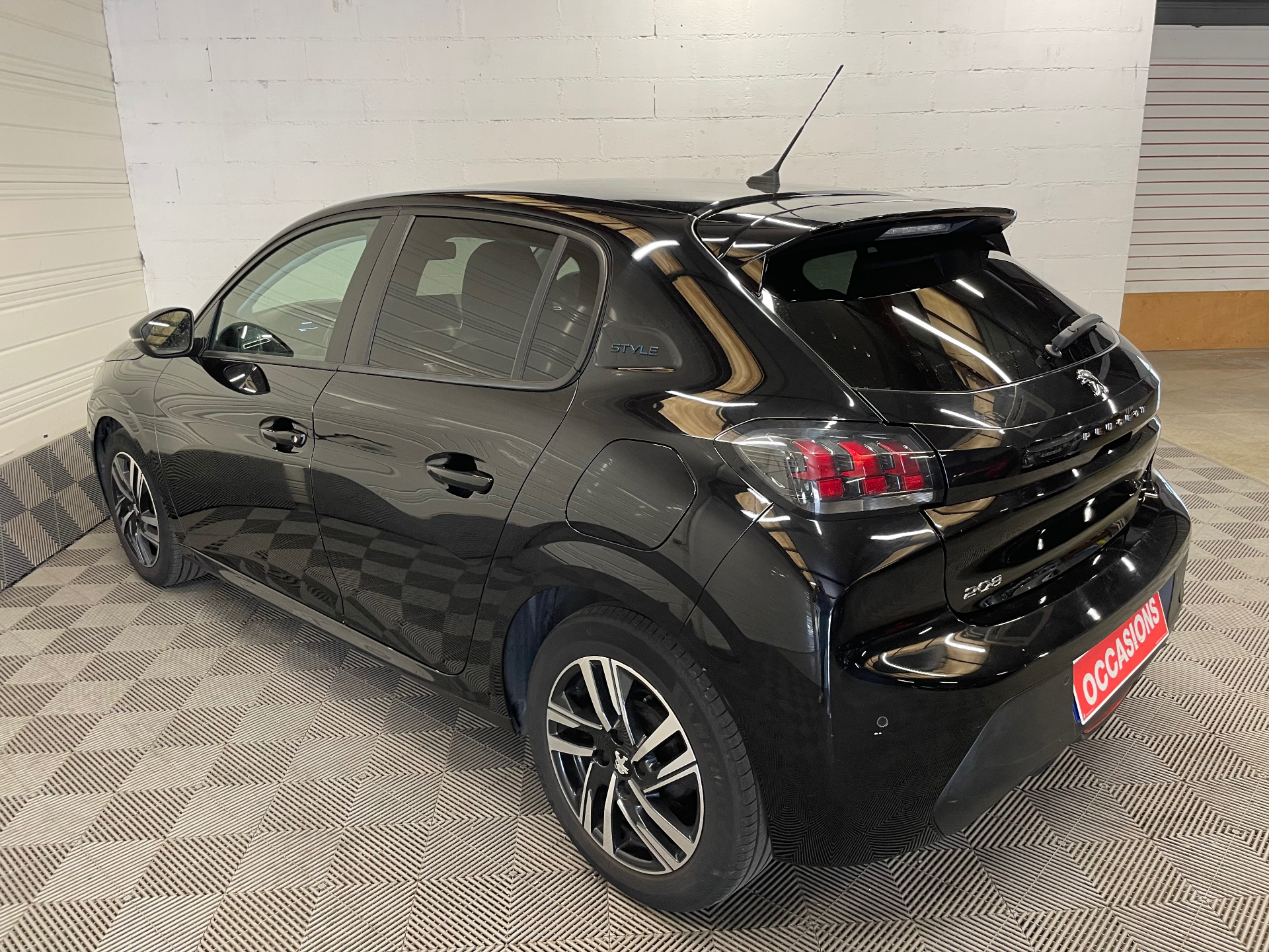 PEUGEOT 208 STYLE PURETECH 100 S&S BVM6