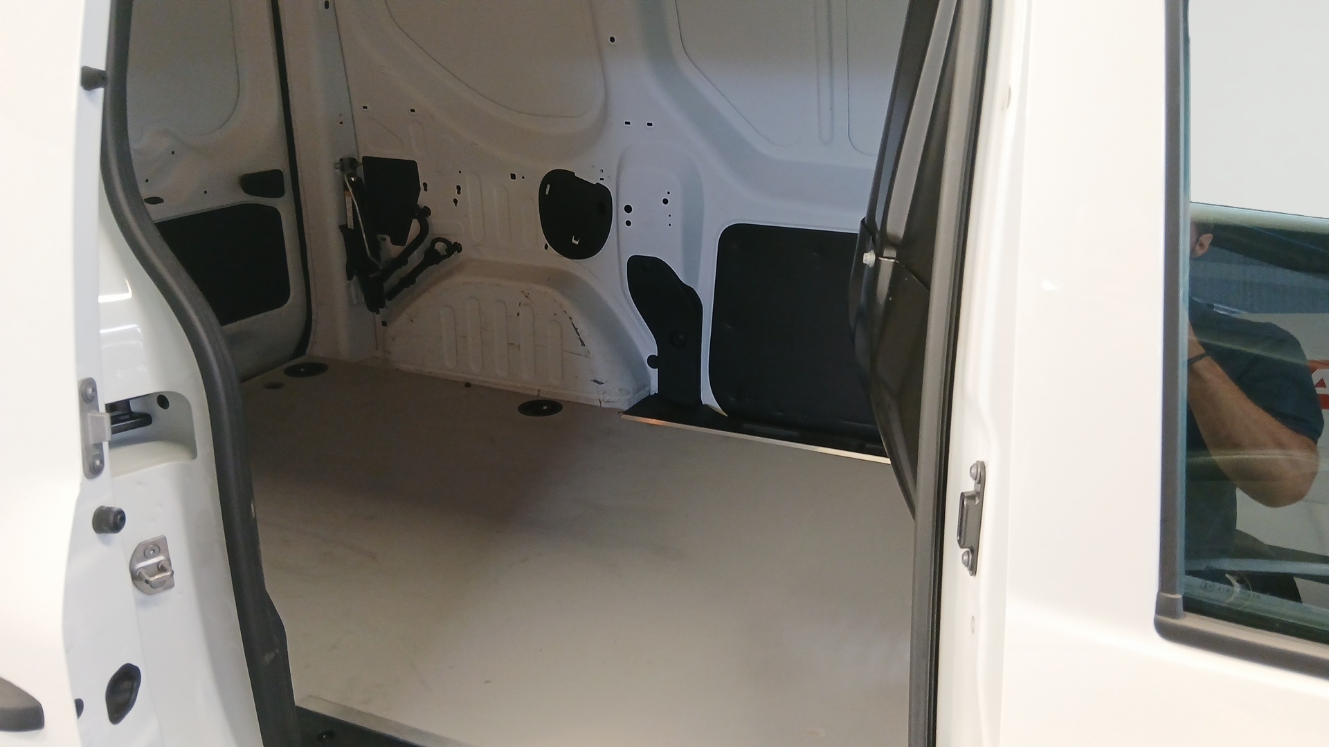 RENAULT EXPRESS VAN BLUE DCI 95 - 22 CONFORT
