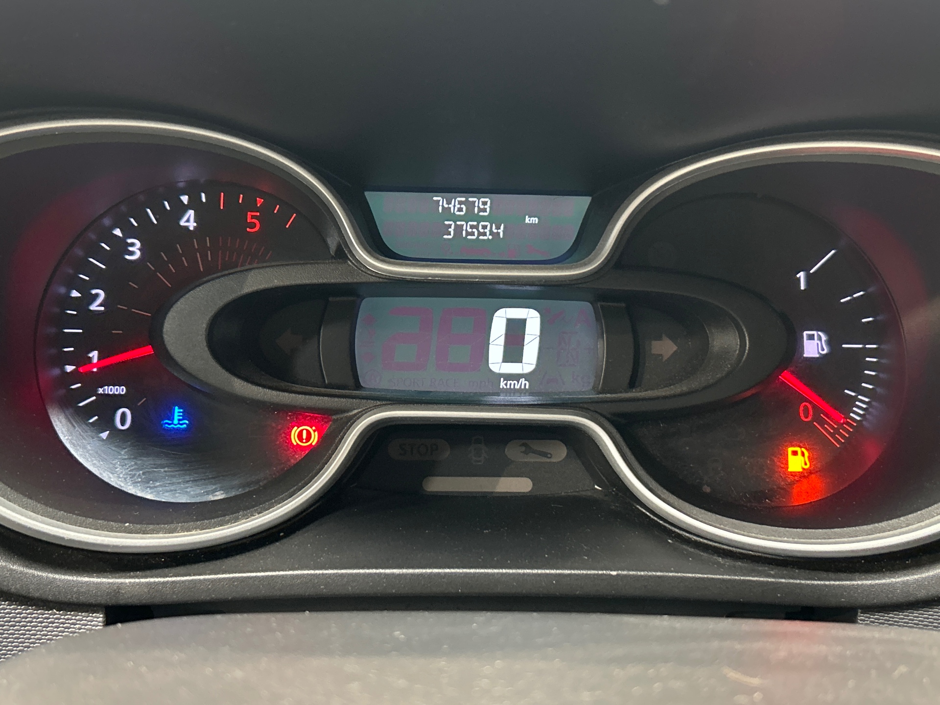RENAULT TRAFIC FOURGON FGN L1H1 1000 KG DCI 120 GRAND CONFORT