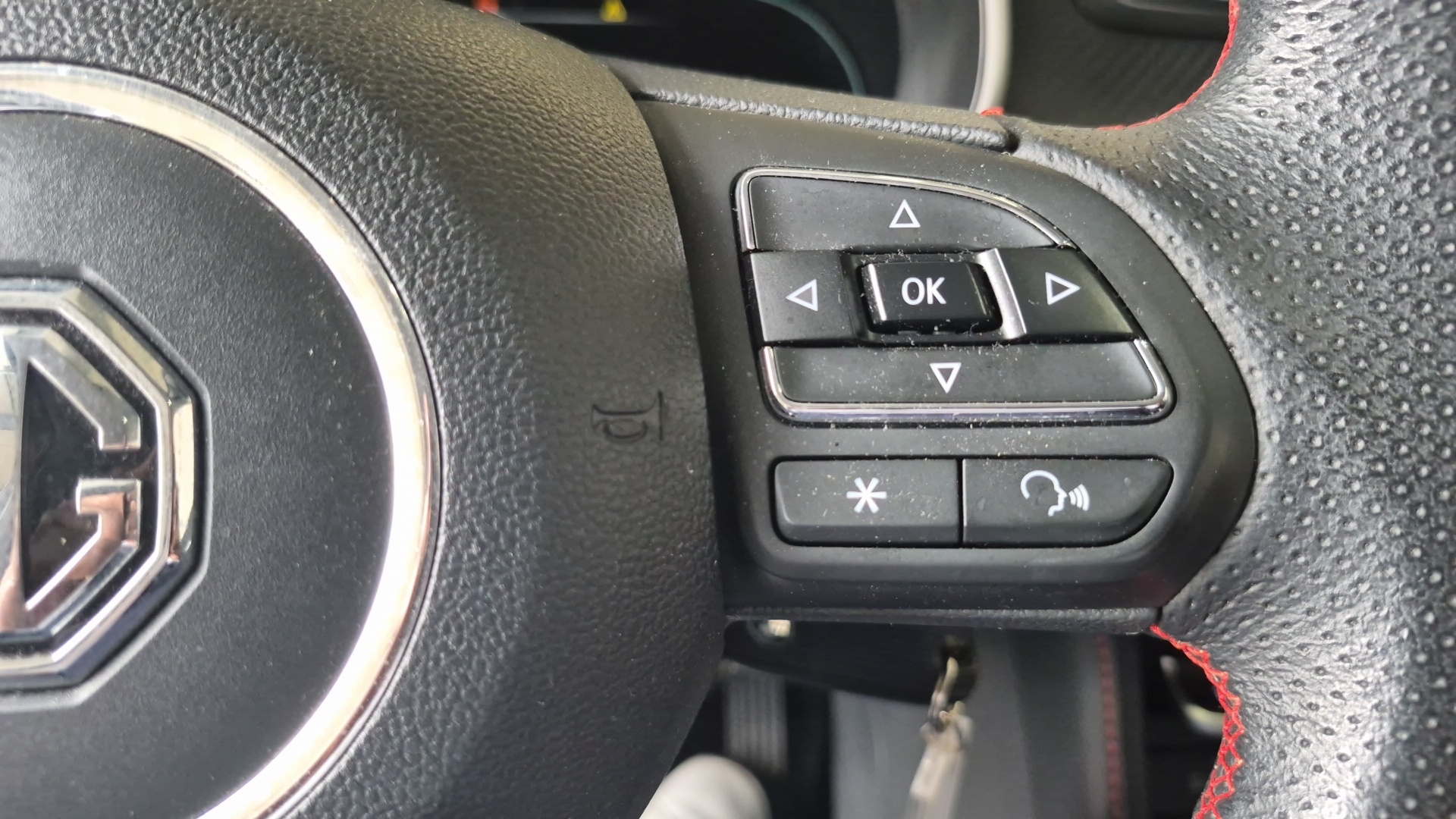 MG ZS ZS ESSENCE 106 CH LUXURY