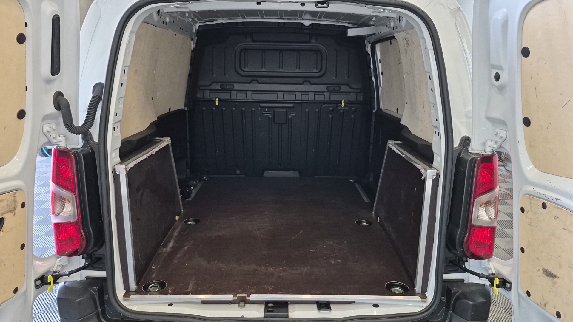 PEUGEOT PARTNER FOURGON STANDARD 650 KG BLUEHDI 100 S&S BVM6 ASPHALT