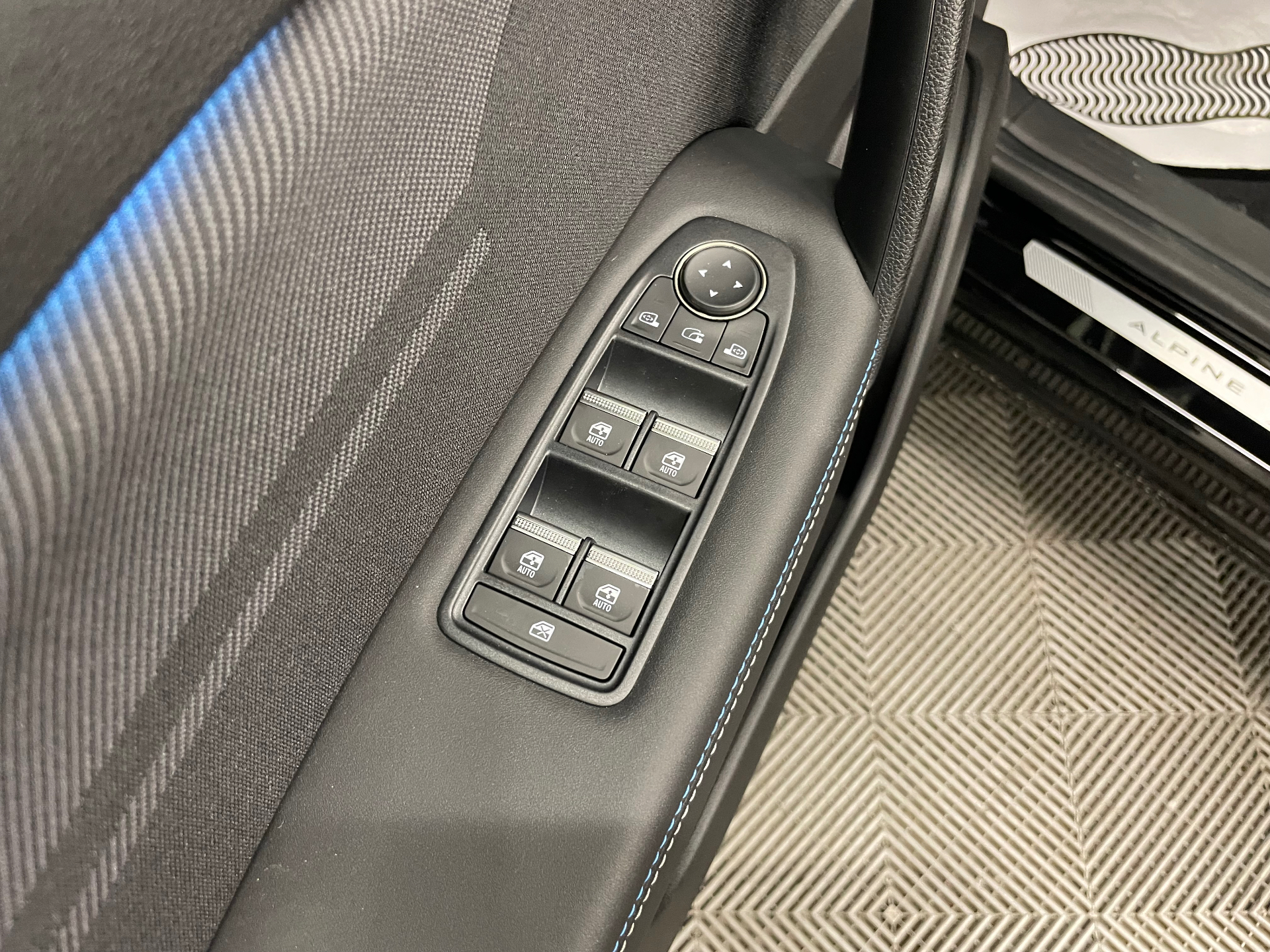 RENAULT CAPTUR E-Tech full hybrid 160 ch esprit Alpine