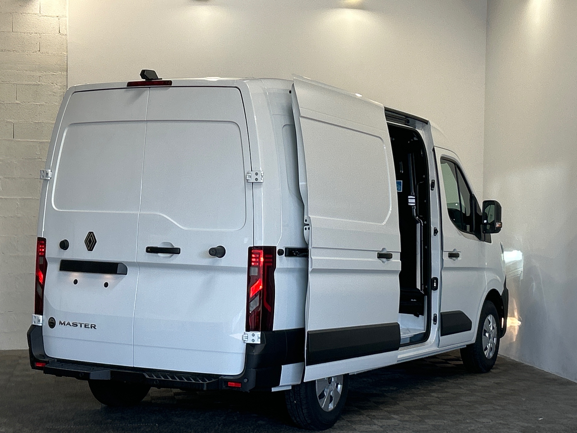 RENAULT MASTER FOURGON FG BLUE DCI 150 L2H2 3T5 TR ADVANCE