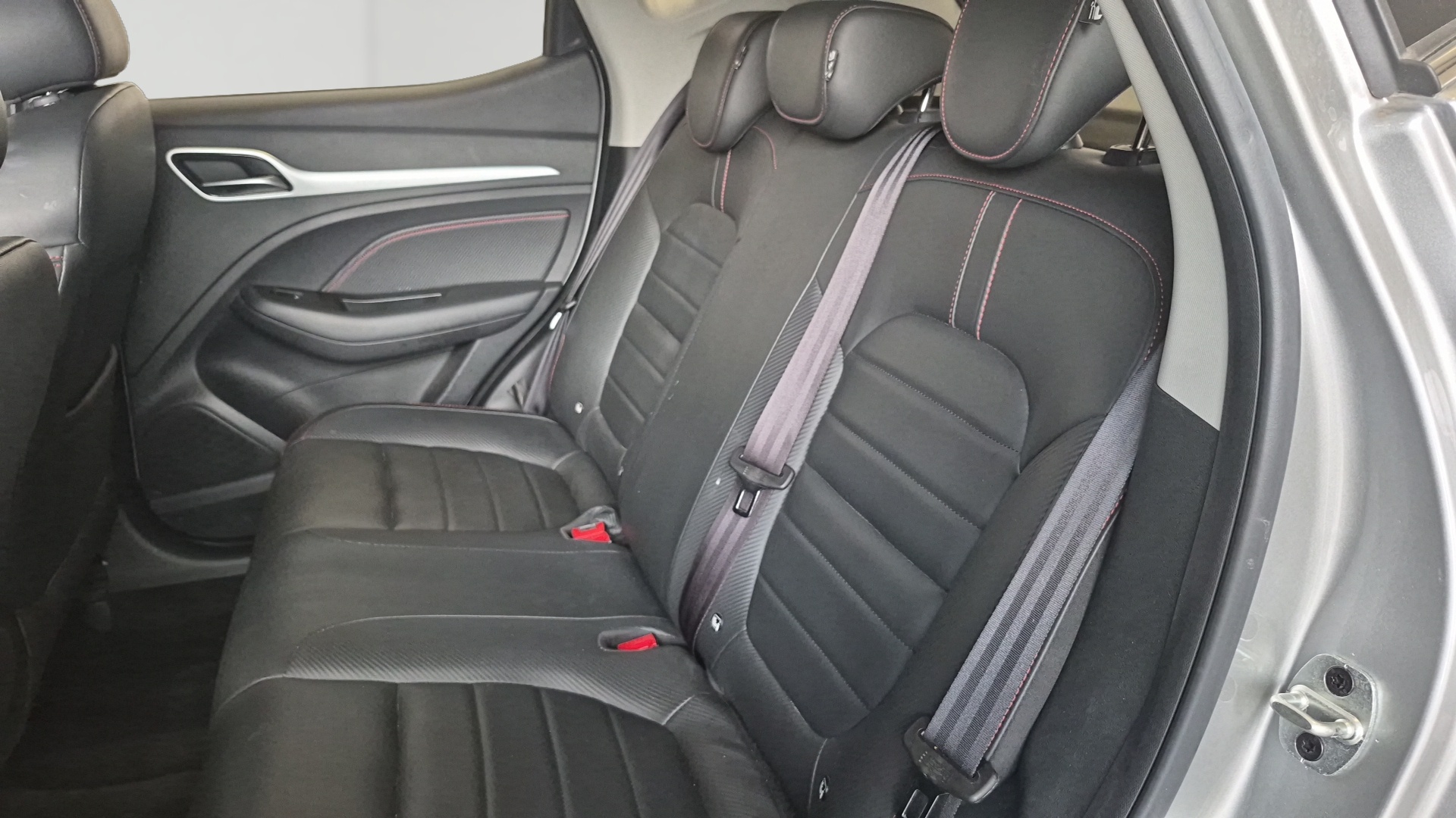 MG ZS ZS ESSENCE 106 CH LUXURY