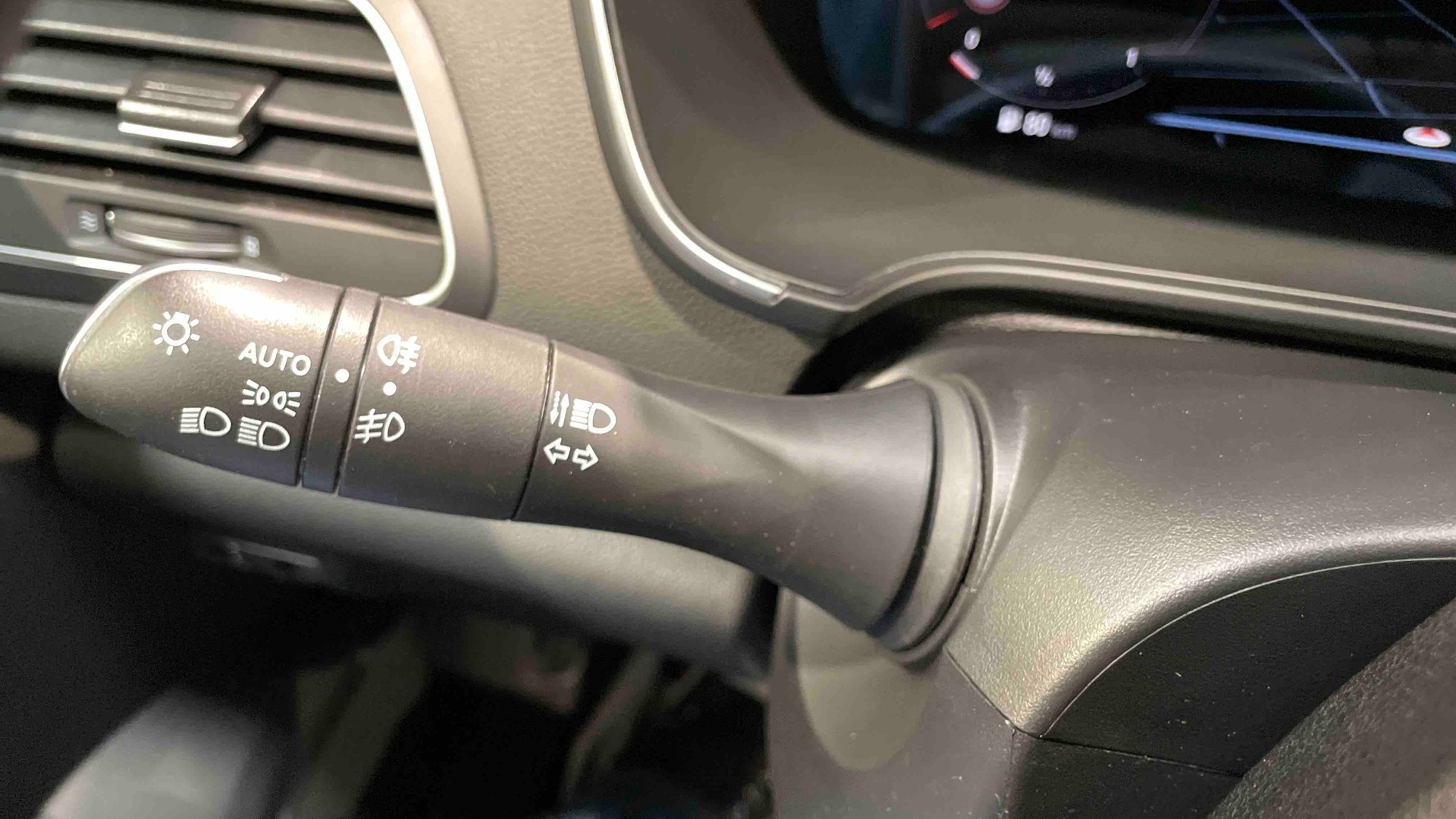 RENAULT MEGANE IV ESTATE TCe 140 EDC Techno - 5P
